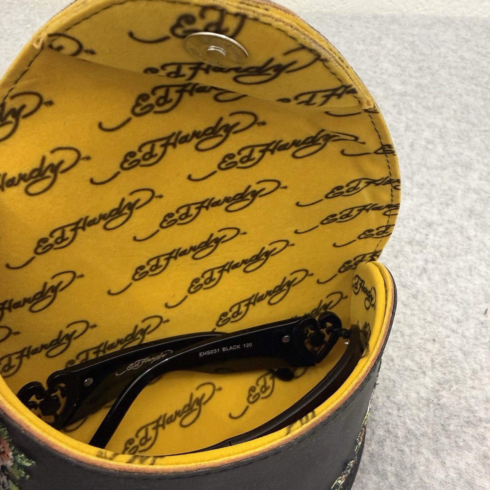 Ed Hardy Sunglasses EHS-031 Skunk Black Rhinestone Glasses With Case