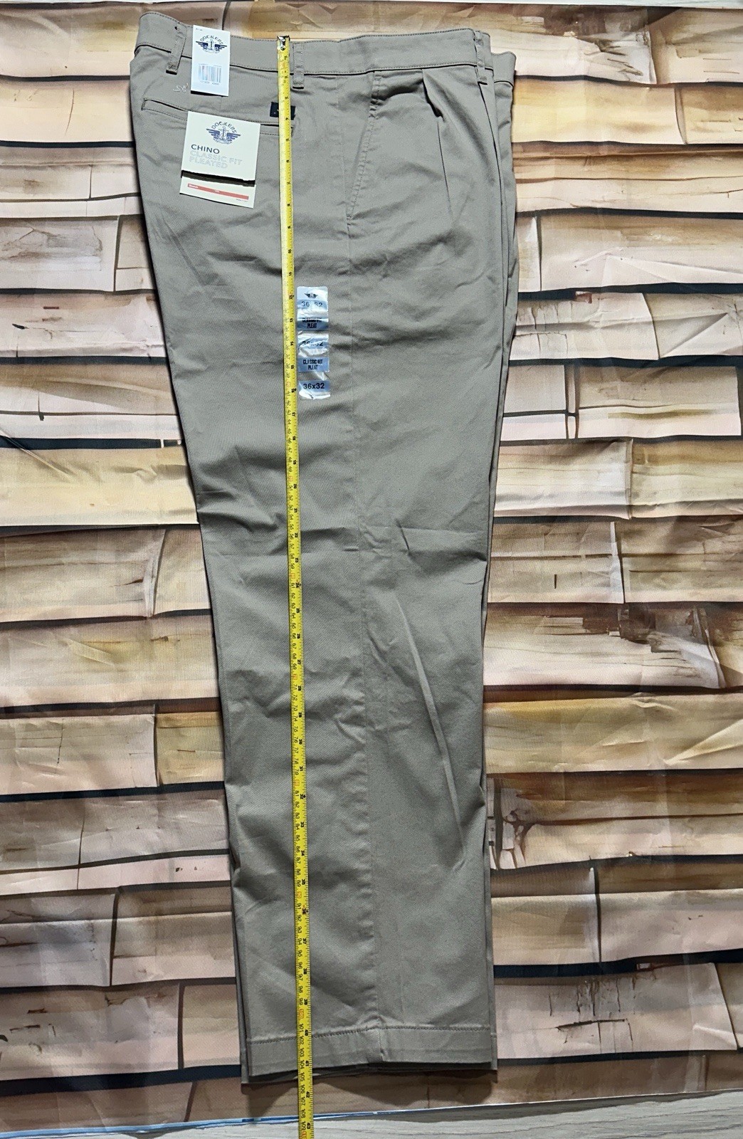 Dockers Classic Fit Pleated Chino Pants Men’s 36×32 Khaki NWT