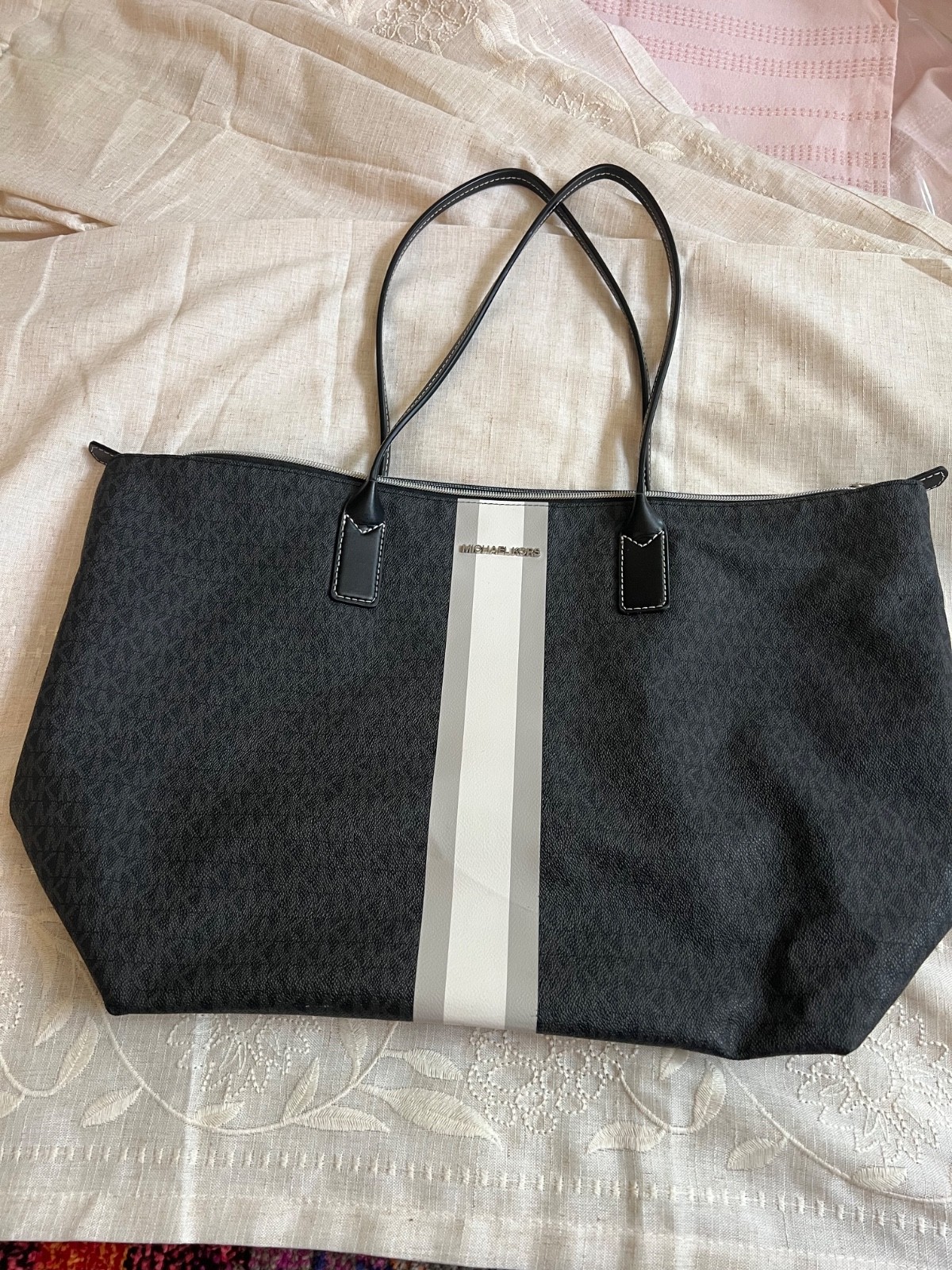 Assorted Coach purses, totes & wallets & Michael Kors tote. More pics, just ask.