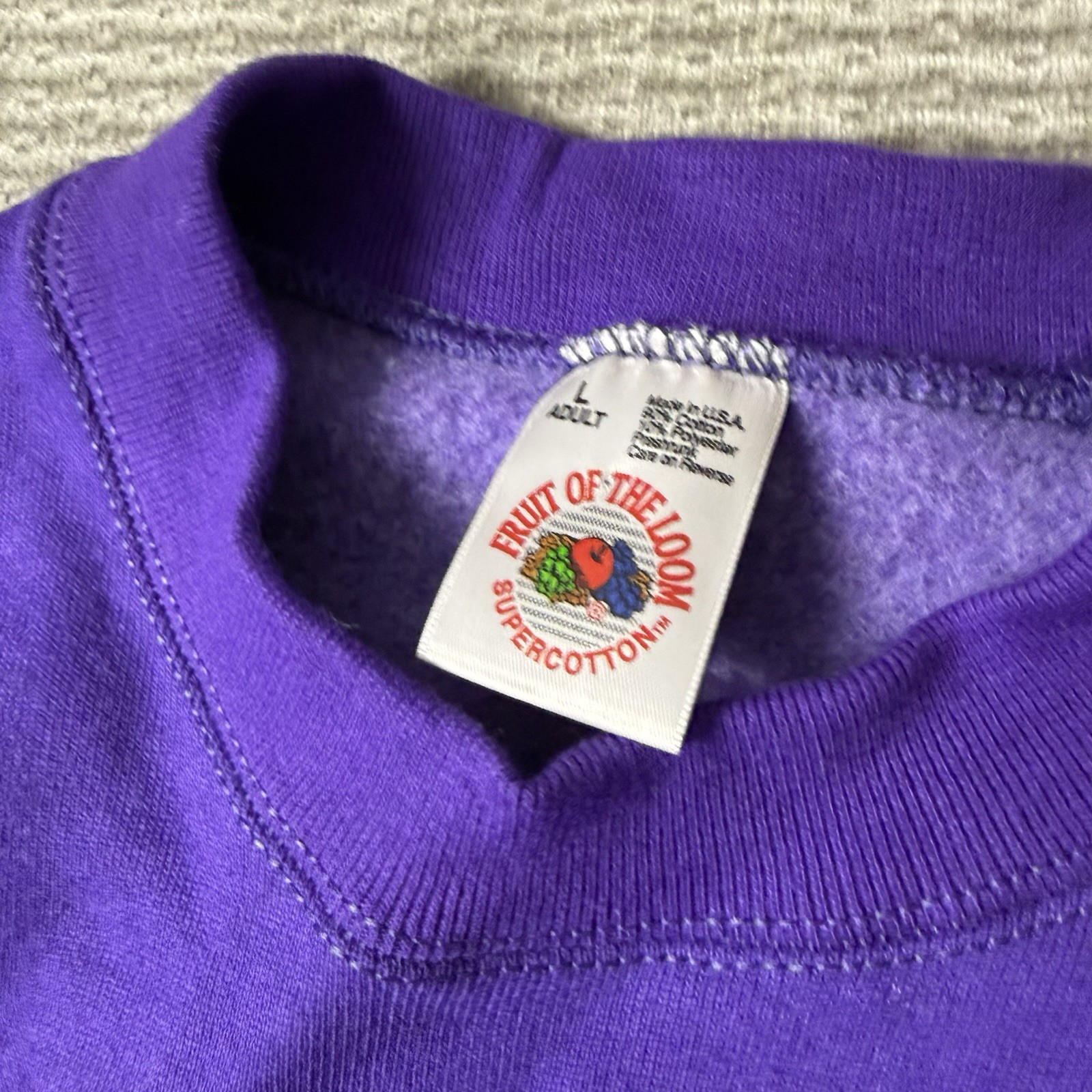 Peter Pan VTG New American Theater Crewneck Large