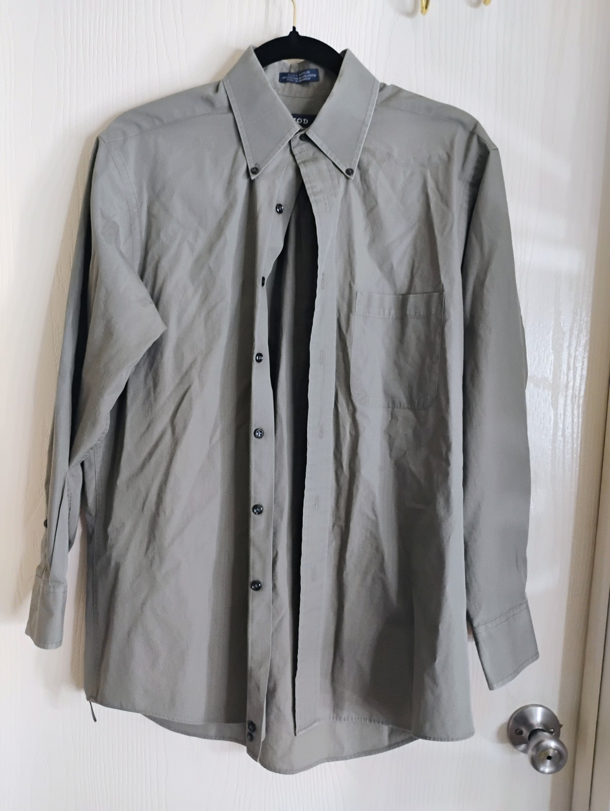 IZOD Men’s M Gray Solid Silky Poplin Button-Down Dress Shirt 15.5 32/33