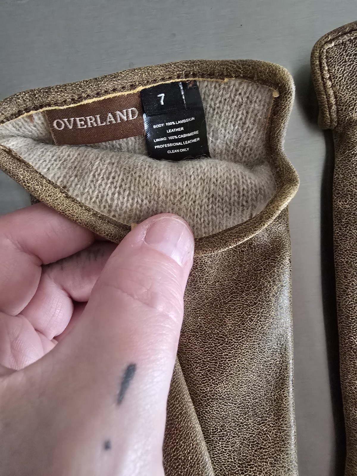 Overland Women’s Brown Leather Cashmere Lined Wrist Gloves Size 7
