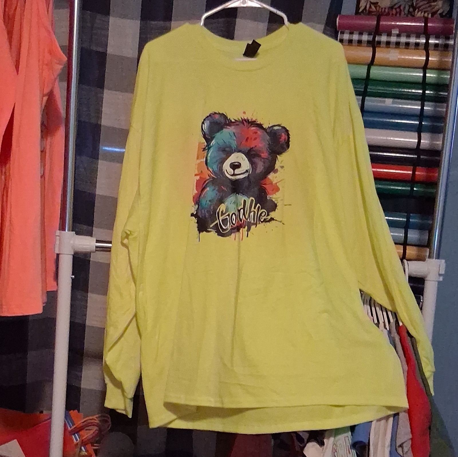 Gildan Ultra Cotton Men’s 3XL Yellow Crew Neck Long Sleeve Bear Graphic Tee