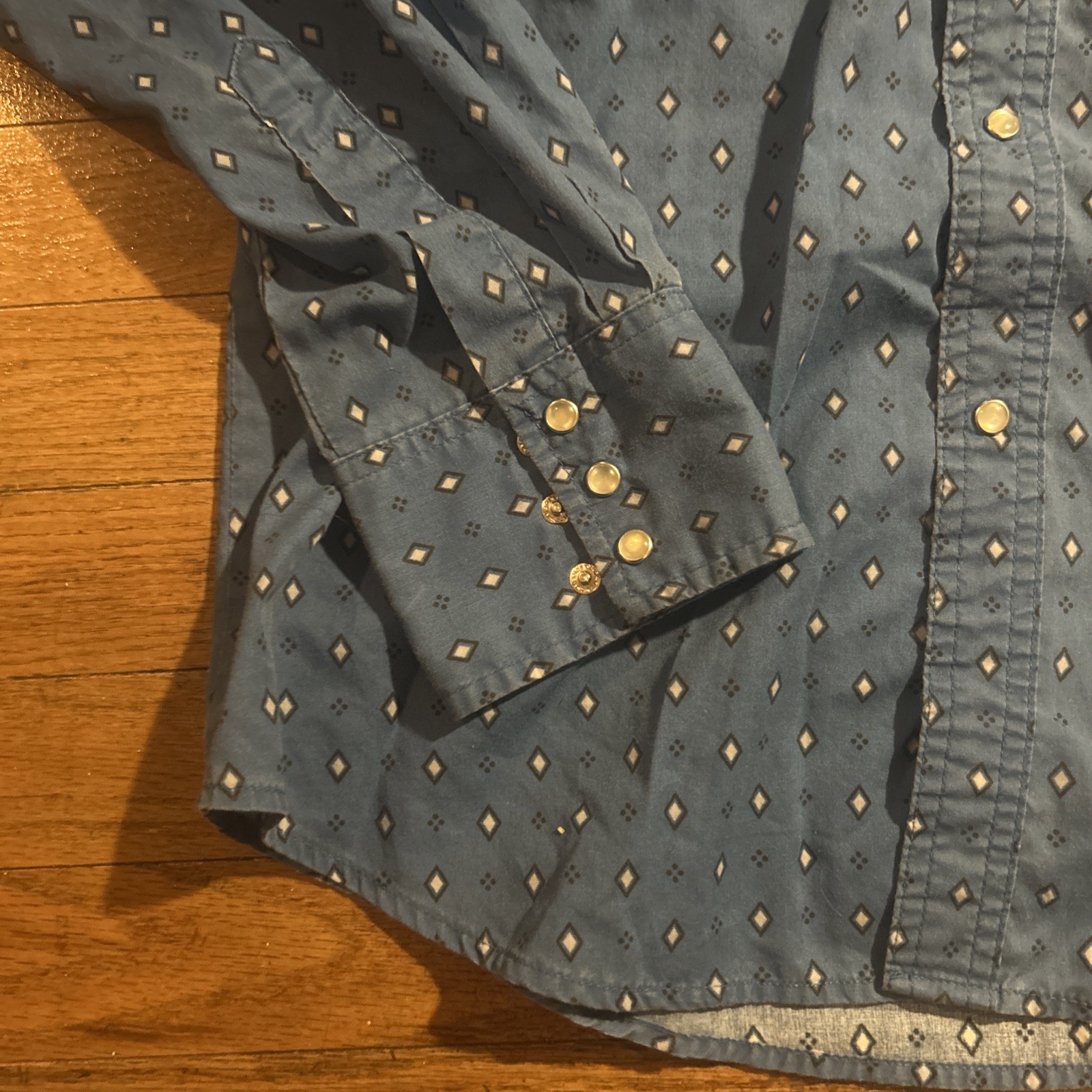 VTG Blue Wrangler Classic Western Cut Man Dress Shirt Men’s L Long Sleeve Snaps