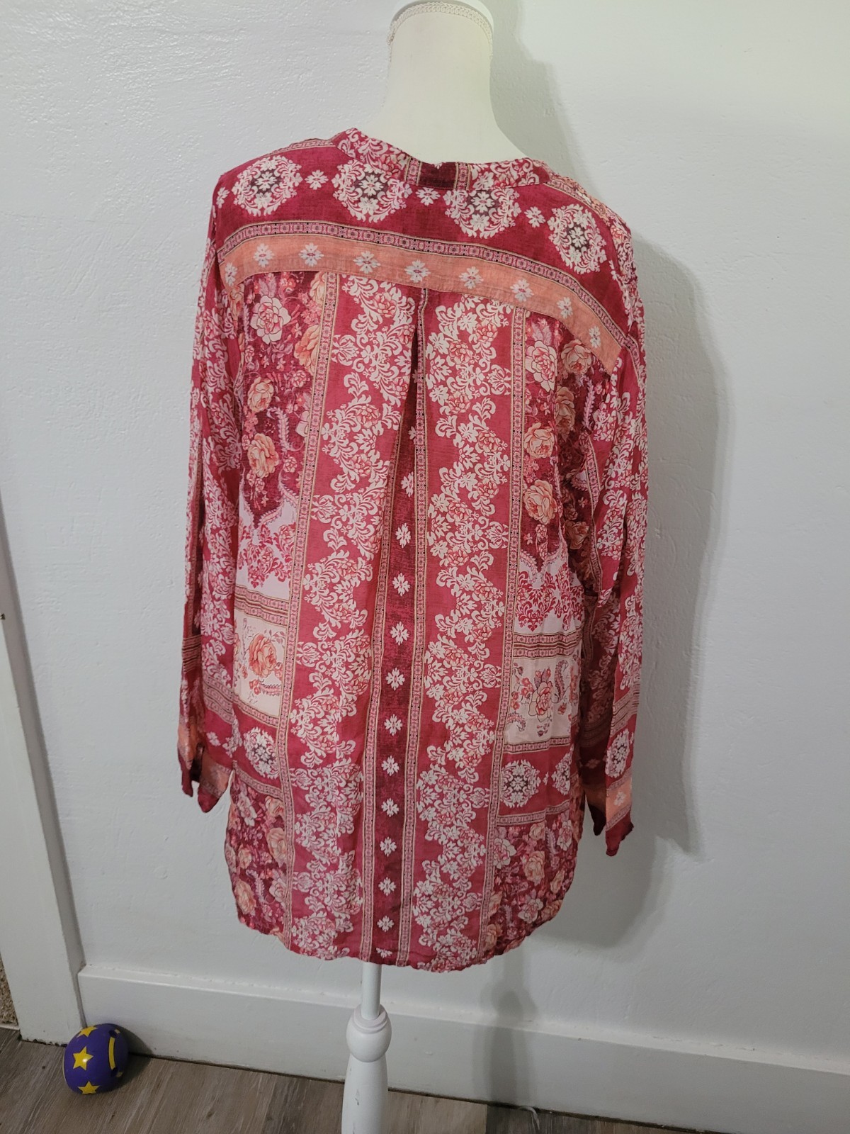 Johnny Was Rayon V Neck Size XL Lightweight Summer Blouse