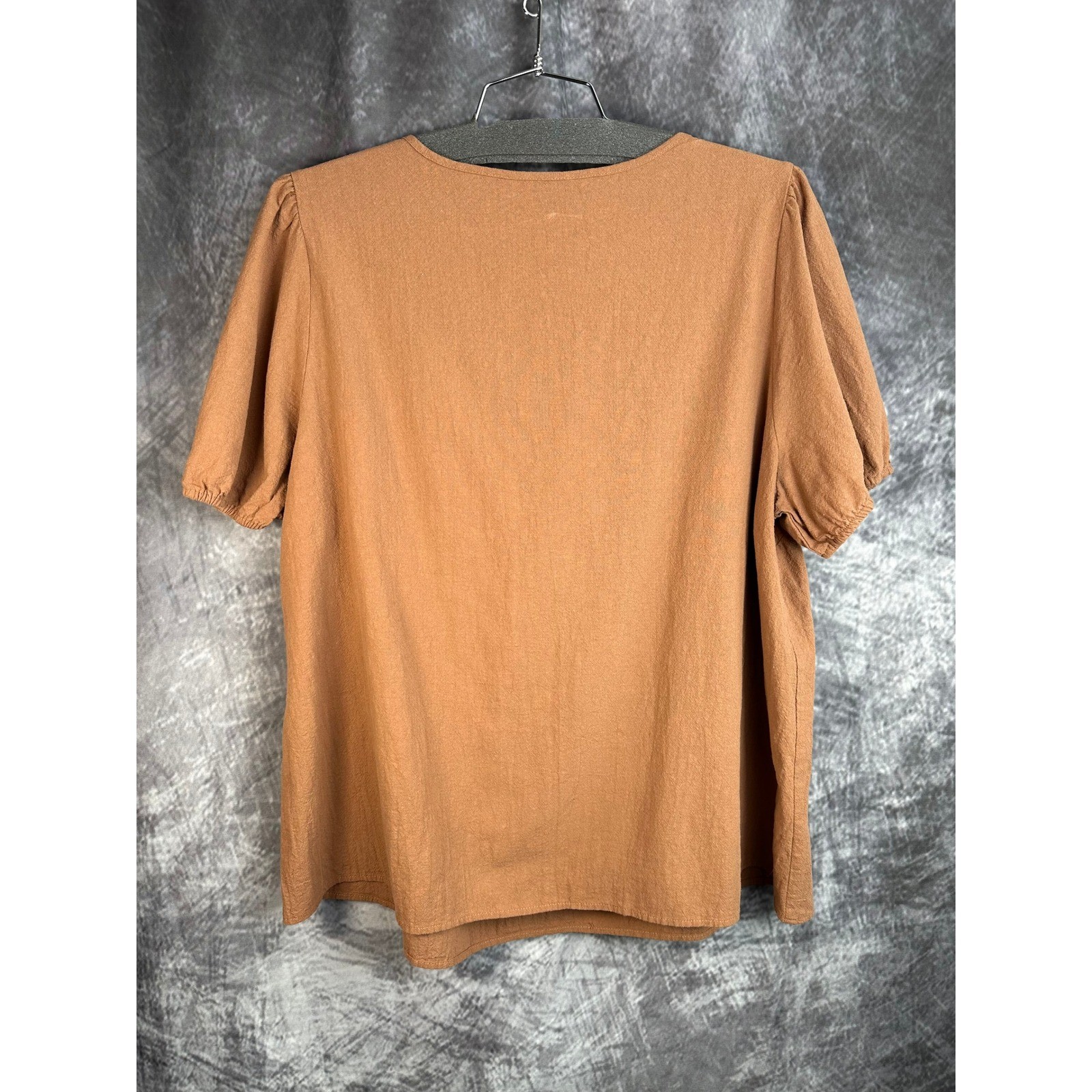 BloomChic Embroidered Blouse Womens 18-20 Brown V-Neck Tie Front Puff Sleeve