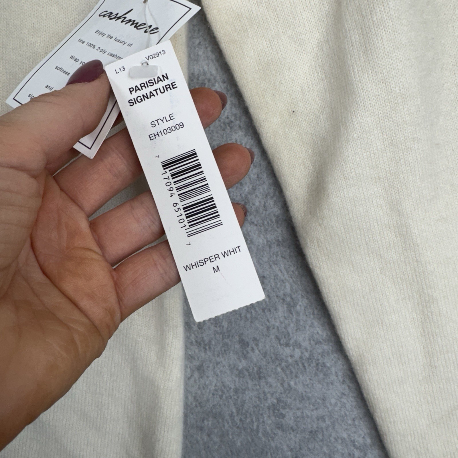 Parisian Signature Cashmere Turtleneck Sweater NWT Size M Whisper White Flaw VTG