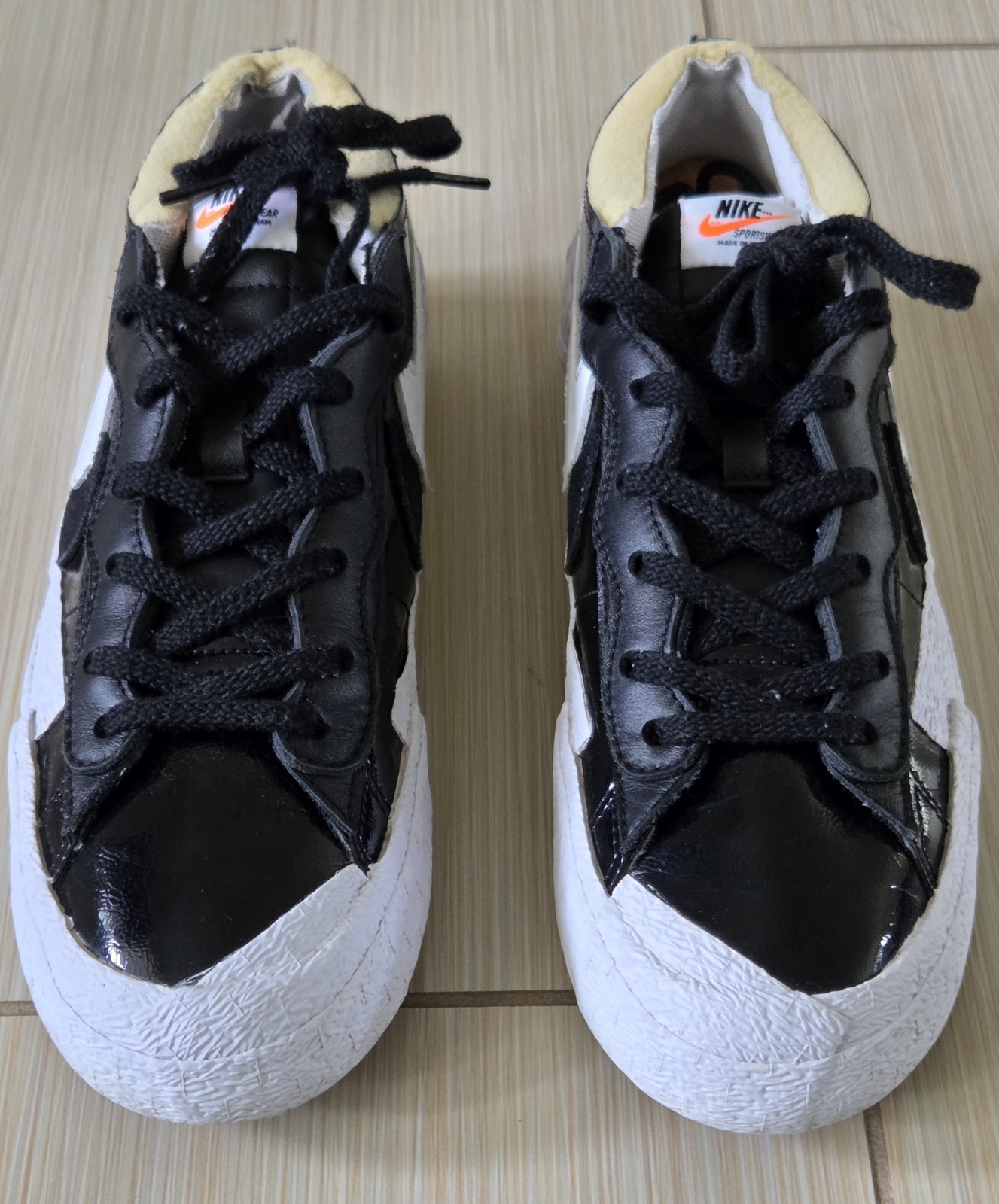 Size 10.5 Nike Sacai x Blazer Low Black White Mens Leather Sneaker DM6443-001