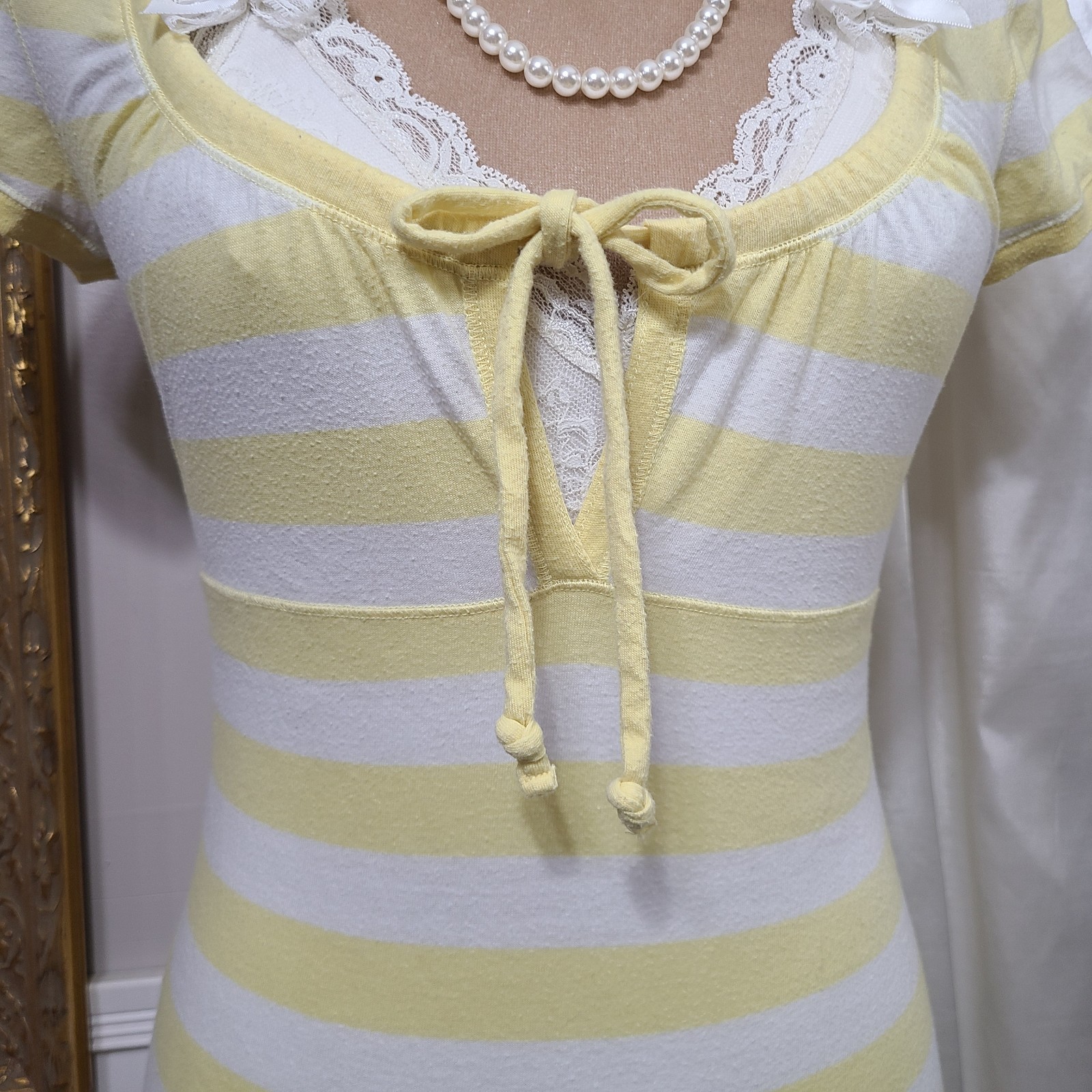 ♡ Y2K ♡ Hollister Butter Yellow Striped Keyhole Babydoll Short Sleeve Top