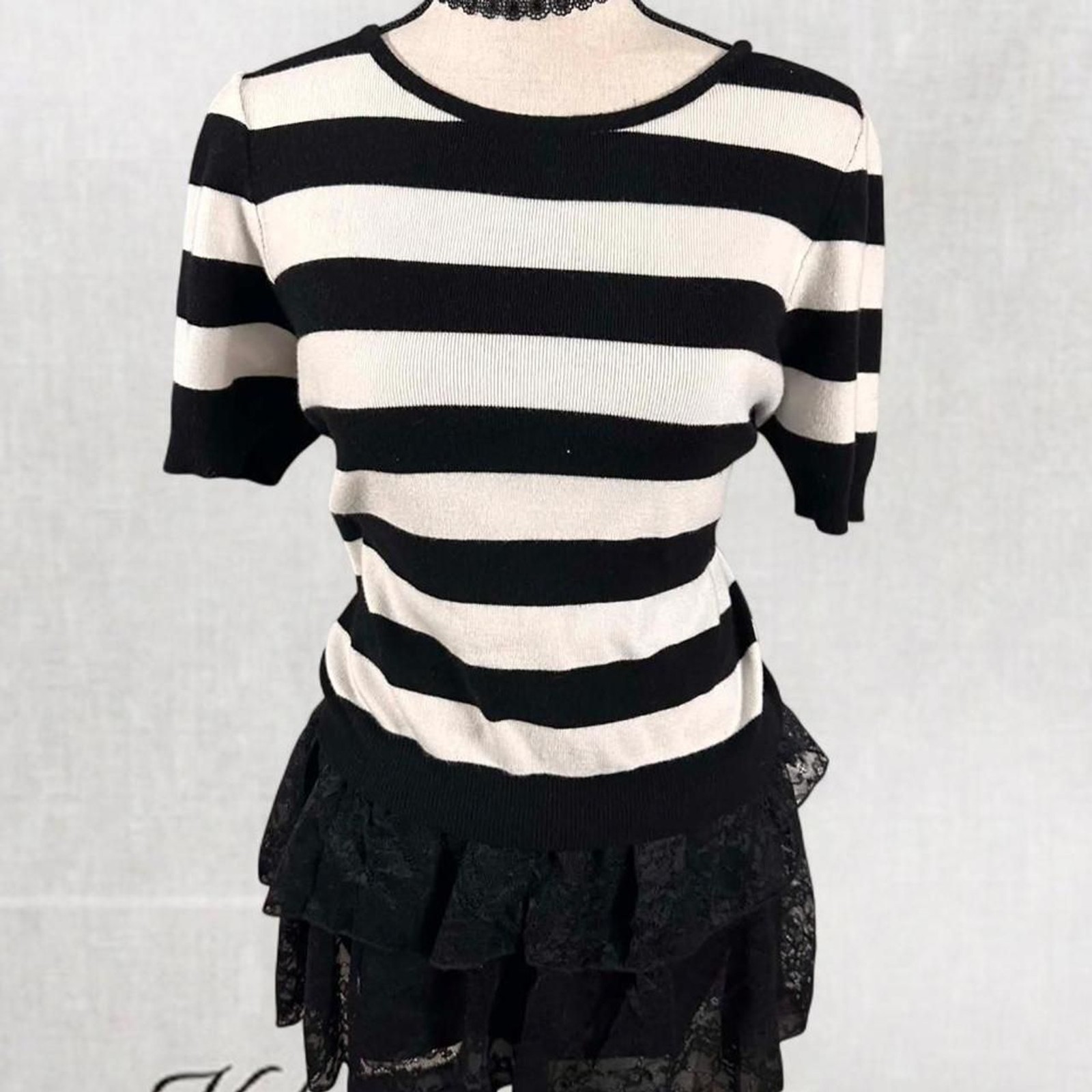 Goth vampy style black and white stripes knit style top