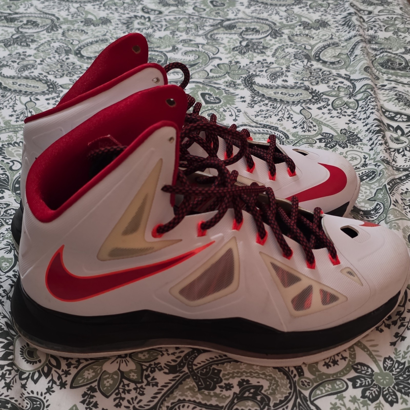 Nike Lebron X Home – Size 9 – 10/10