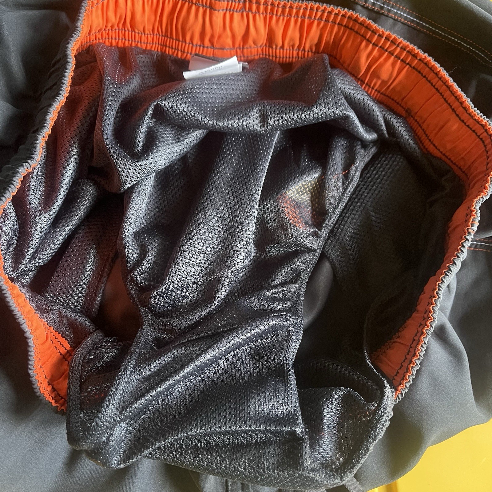 Nike Men XXL Core Volley 9″ Cargo Swim Trunks Mesh Liner Charcoal Grey Orange