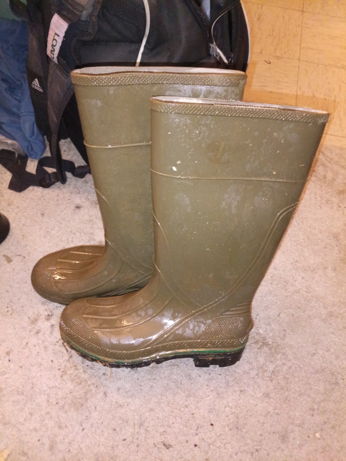 Men’s Green Rubber Knee High Rain Boots Pull-On Round Toe Solid Size 11 D