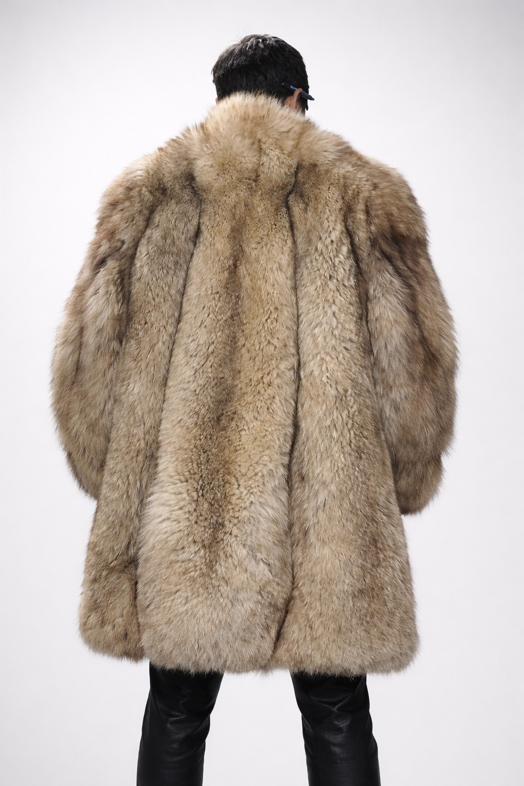 Men’s Real Beige blue Fox Fur Coat – Luxurious Warmth and Style