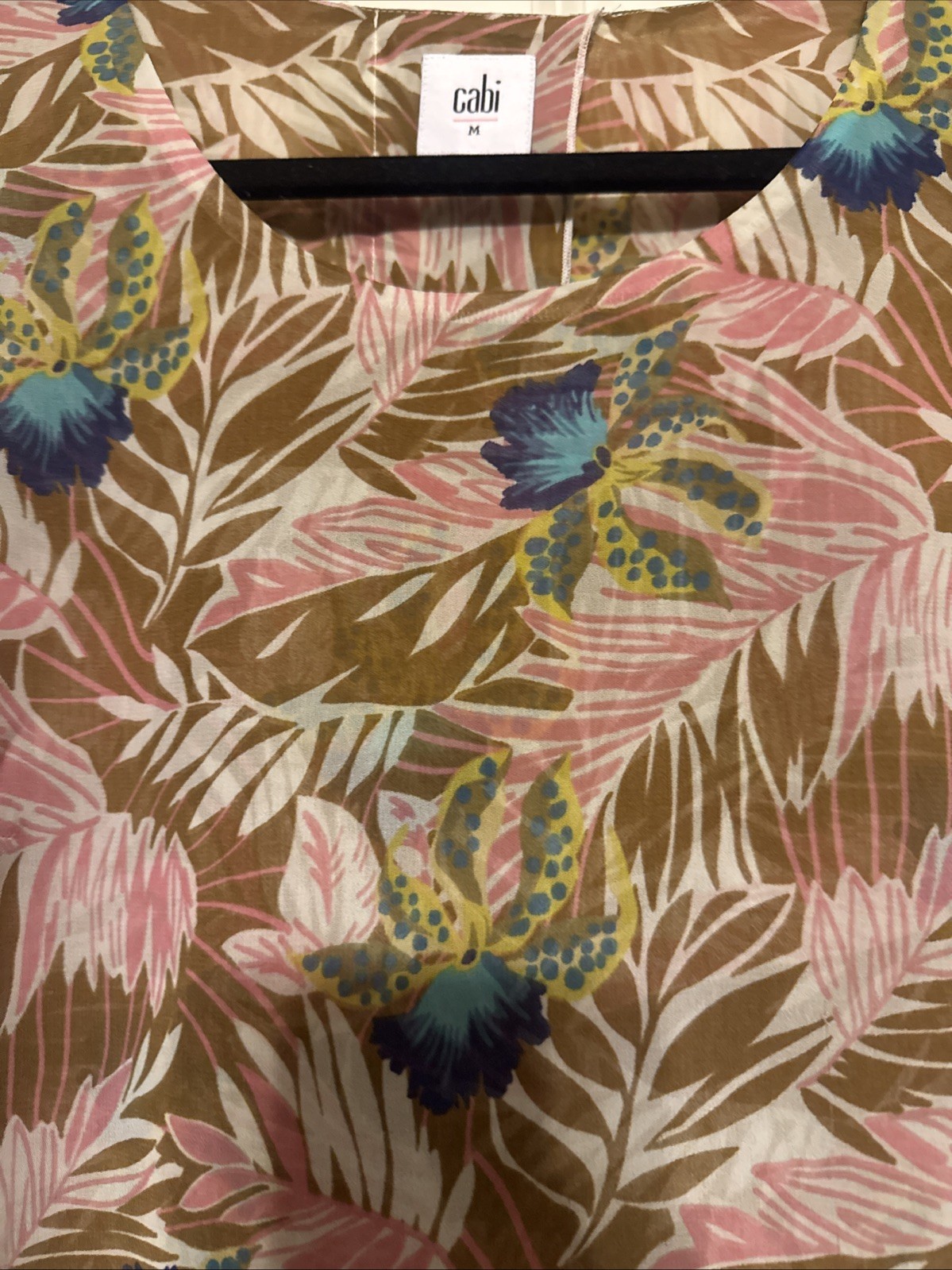 Cabi Womens Top Sz Med. Floral Art Layered Back Slit Scoop Neck Sleeveless