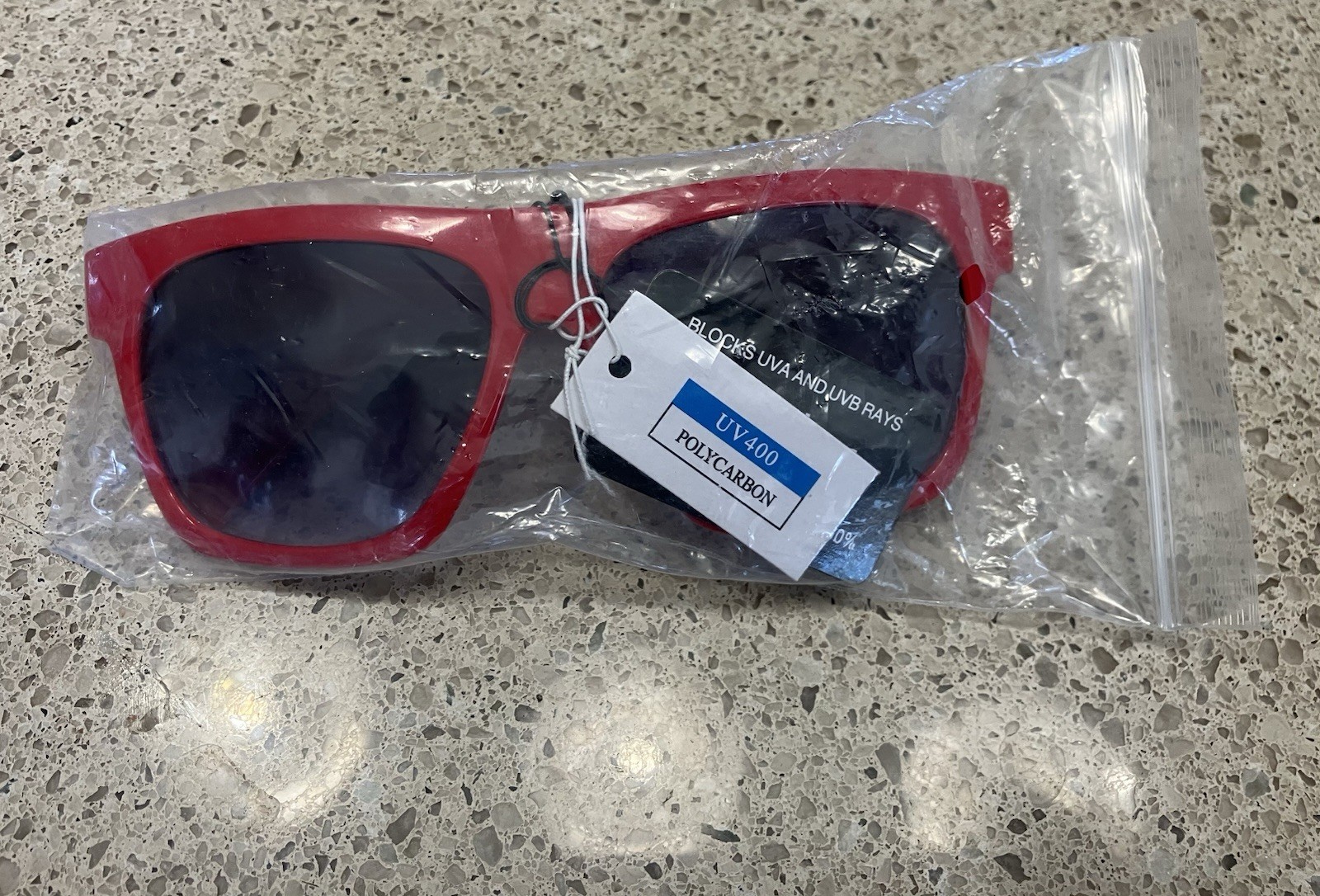 Full Frame Men And Women Sunglasses Plastic Frames Red 100% UV400 New NWT