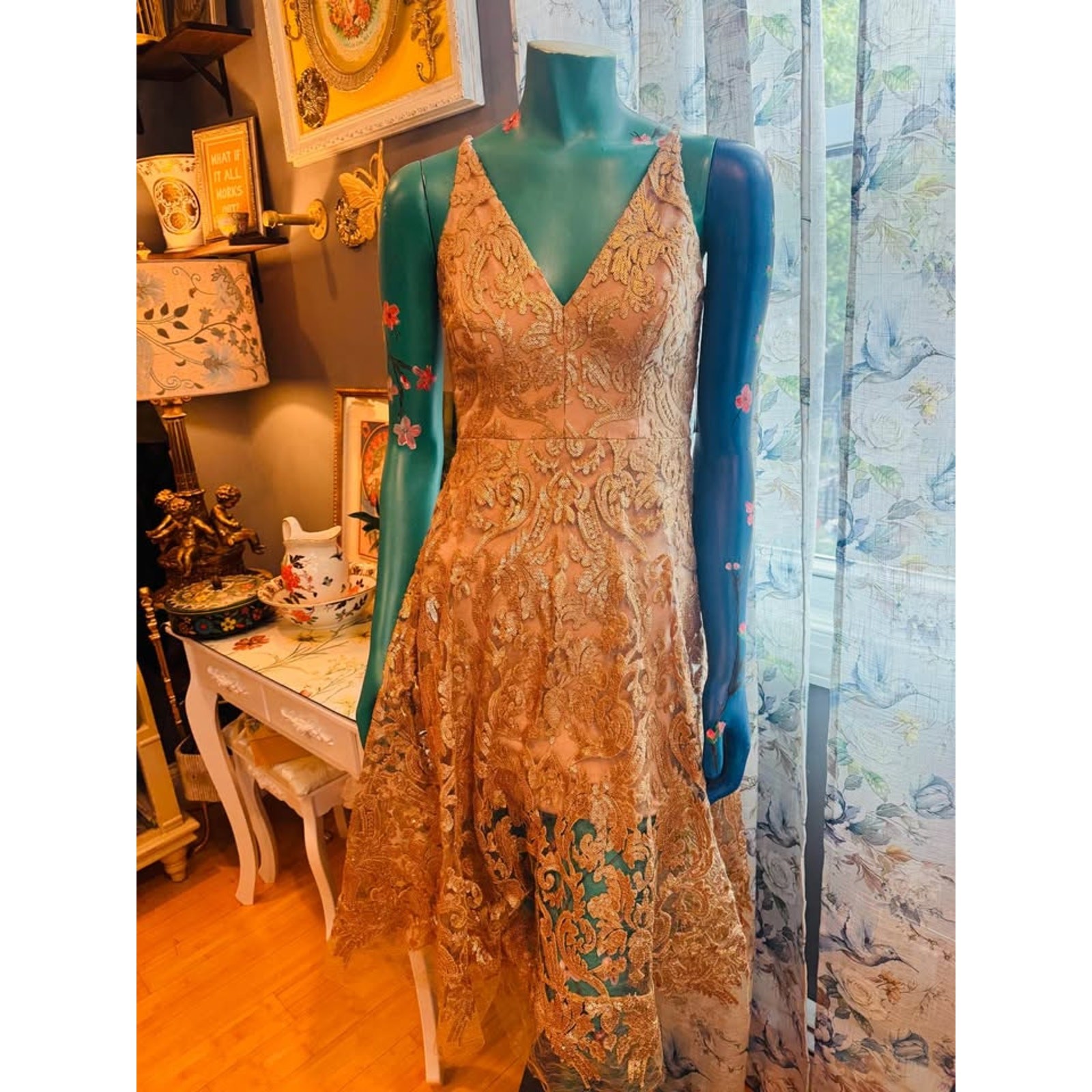 Dress The Population Goldi Nude & Gold Sequin Lace Cocktail Dress XS ✨🥂