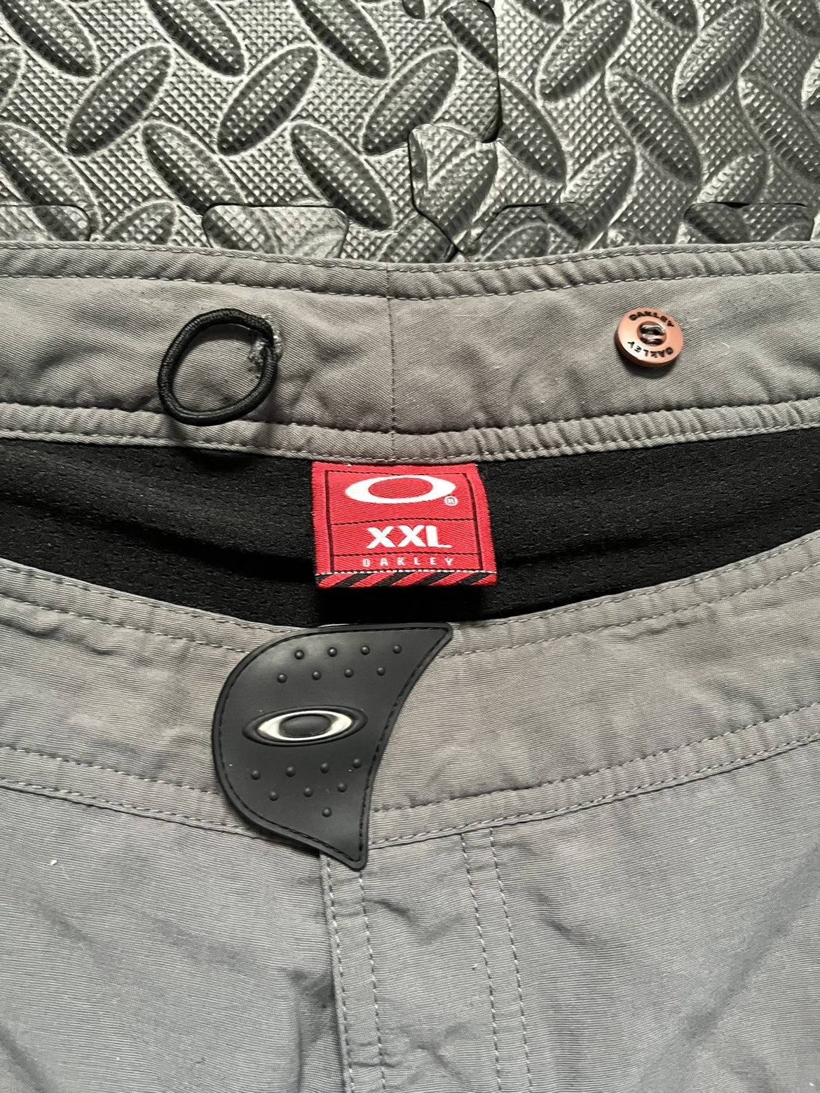 Vintage Oakley Software Red Tag Gray Shorts With Skull Graphic Size XXL