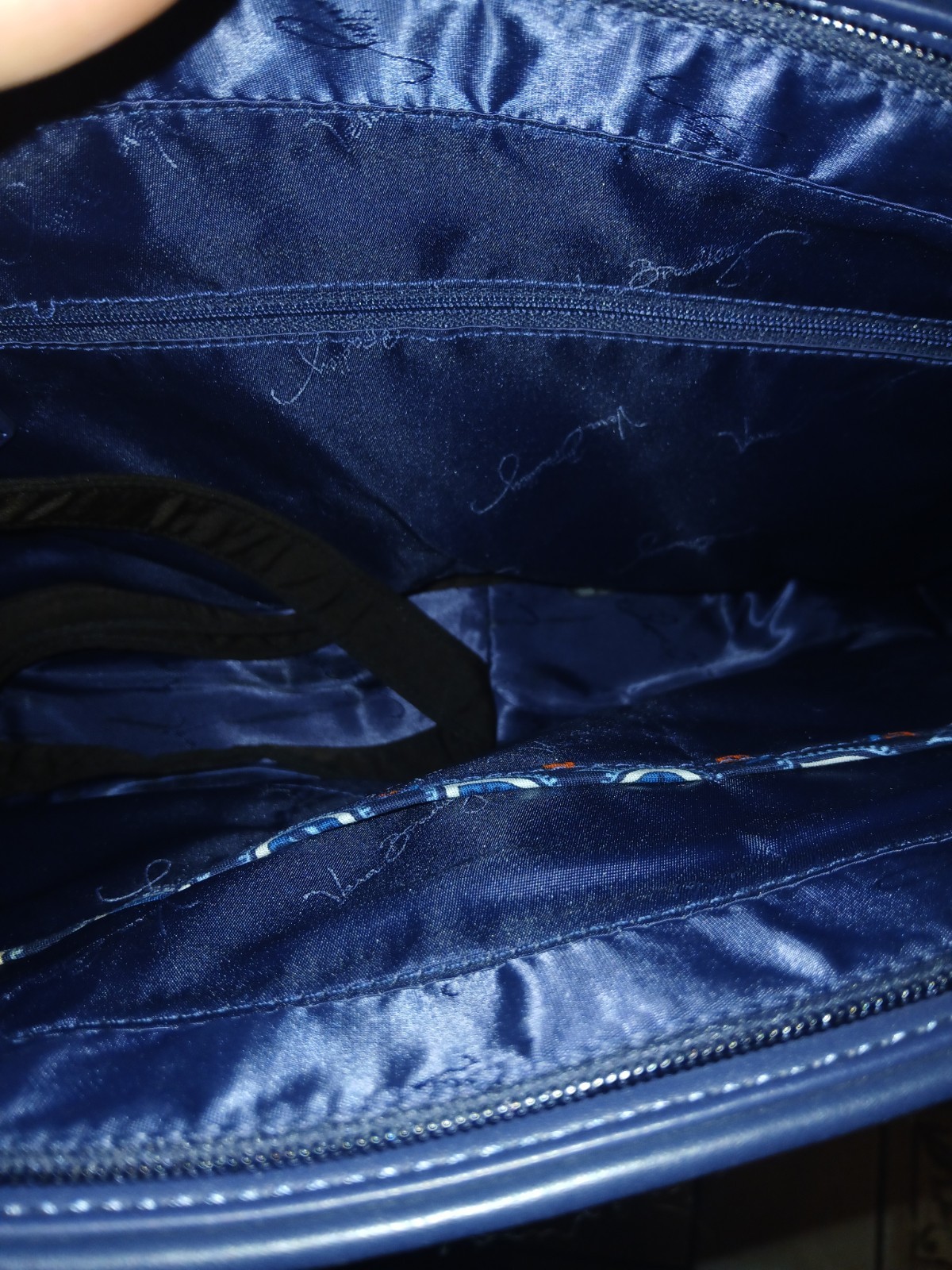 Vera Bradley Women’s Blue/White Paisley Zip Tote w/ Detachable Strap, Pockets