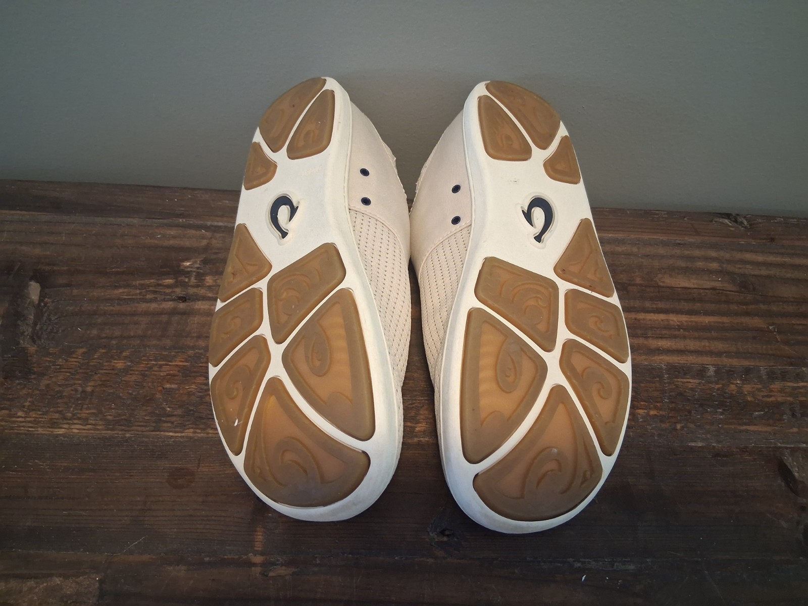 olukai nohea moku shoes mens size 8.5 clay color worn 1time