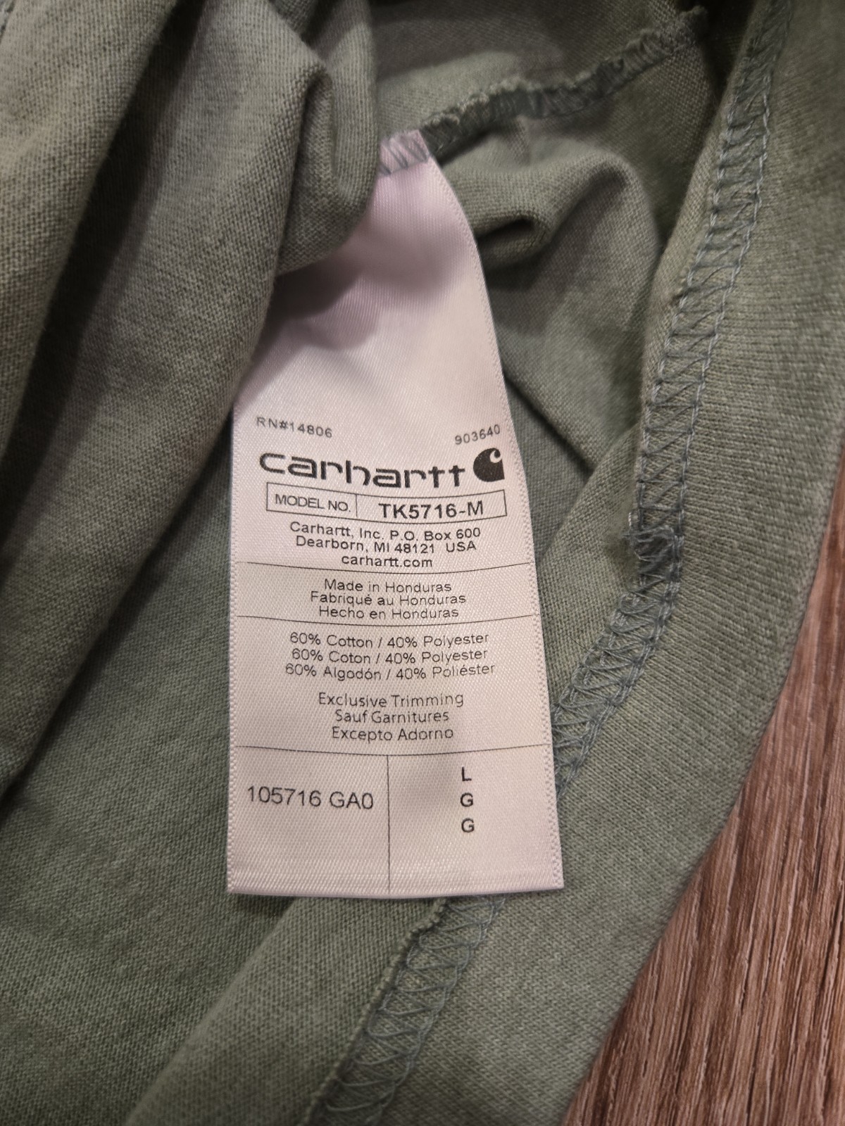 Carhartt Men’s T-Shirt size Large Loose Fit Short Sleeve w/ Pocket Dog Graphic