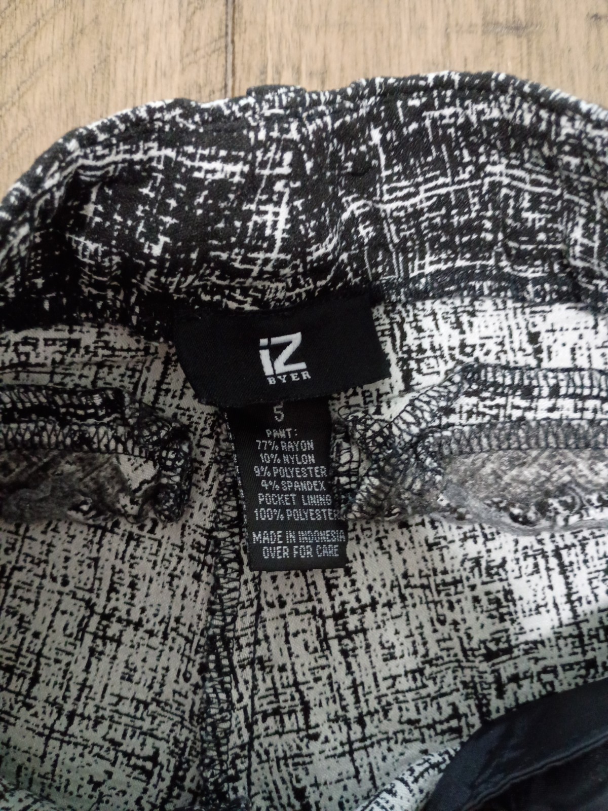 IZ Buyer Women’s Checkered Print Pants Black White Size 5
