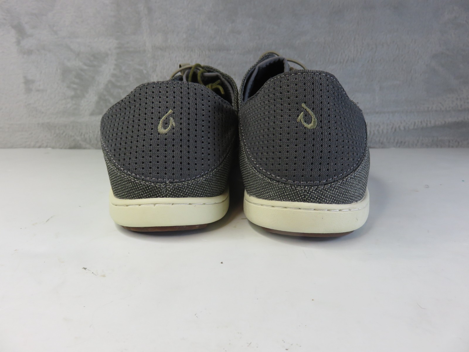 OluKai Nohea Moku Men’s Casual Sneakers Gray Size 9 Lightweight Shoes 10283-2610