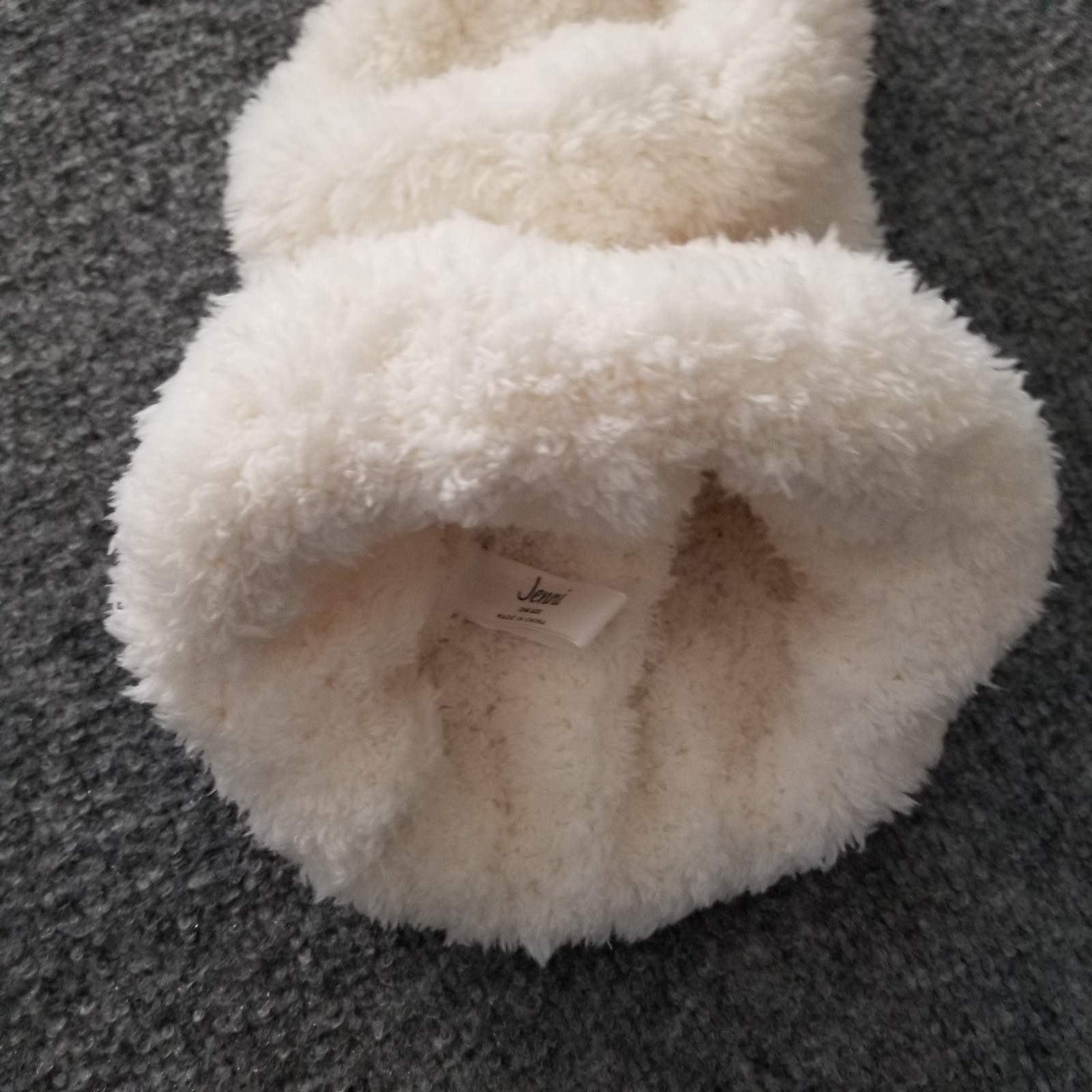 Jenni Women Beanie Hat Cap One Size Cream Ribbed Pom Stretch Soft Fluffy Fall 22