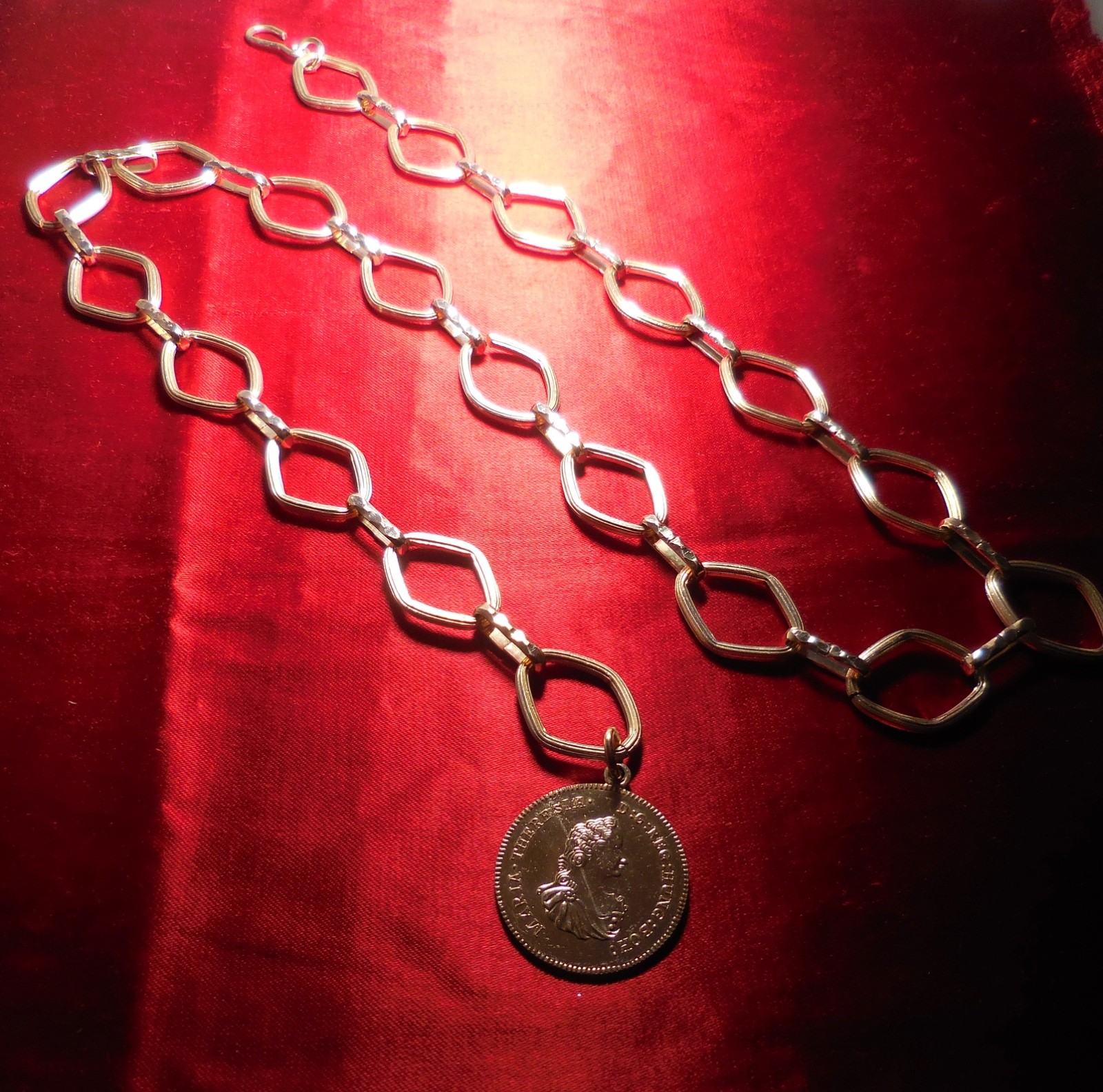 BELT CHAIN FASHION Vintage Accessory MARIA THERESIA 37 inches