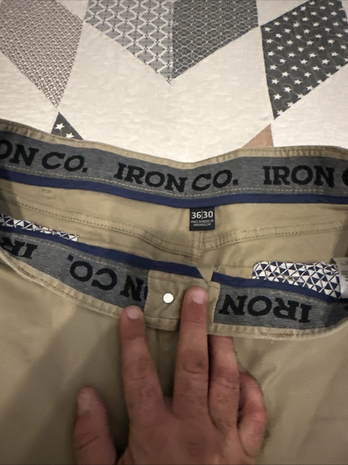 Iron Co Men’s Flex Comfort Waistband Stretch Cargo Shorts, Size 36 Tan