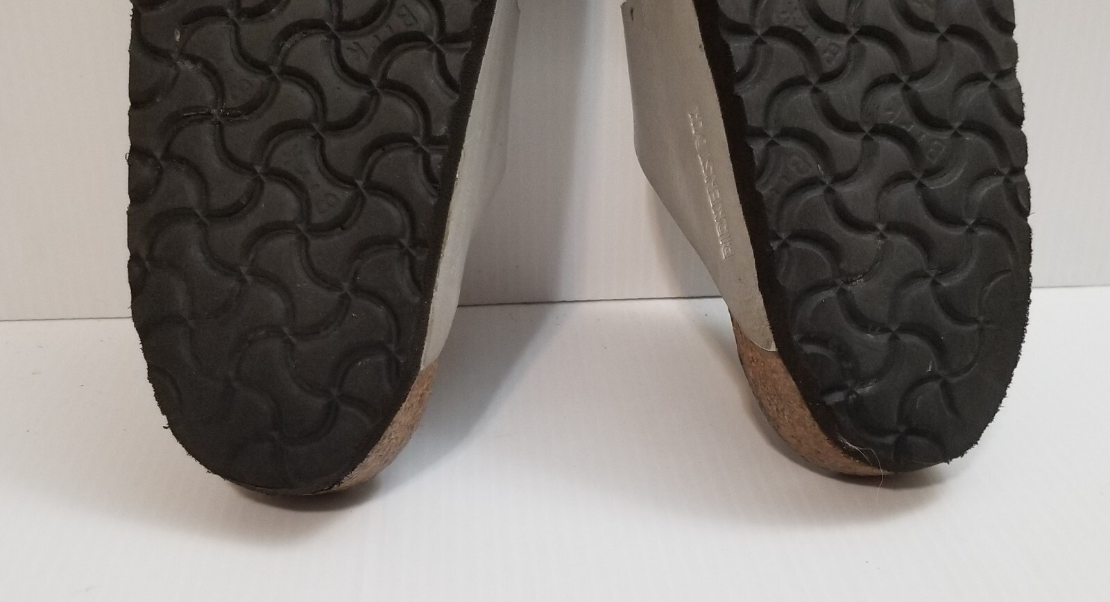 Birkenstock Unisex Arizona BS Metallic Silver SandalsEU 37 Size Men 4/Women 6