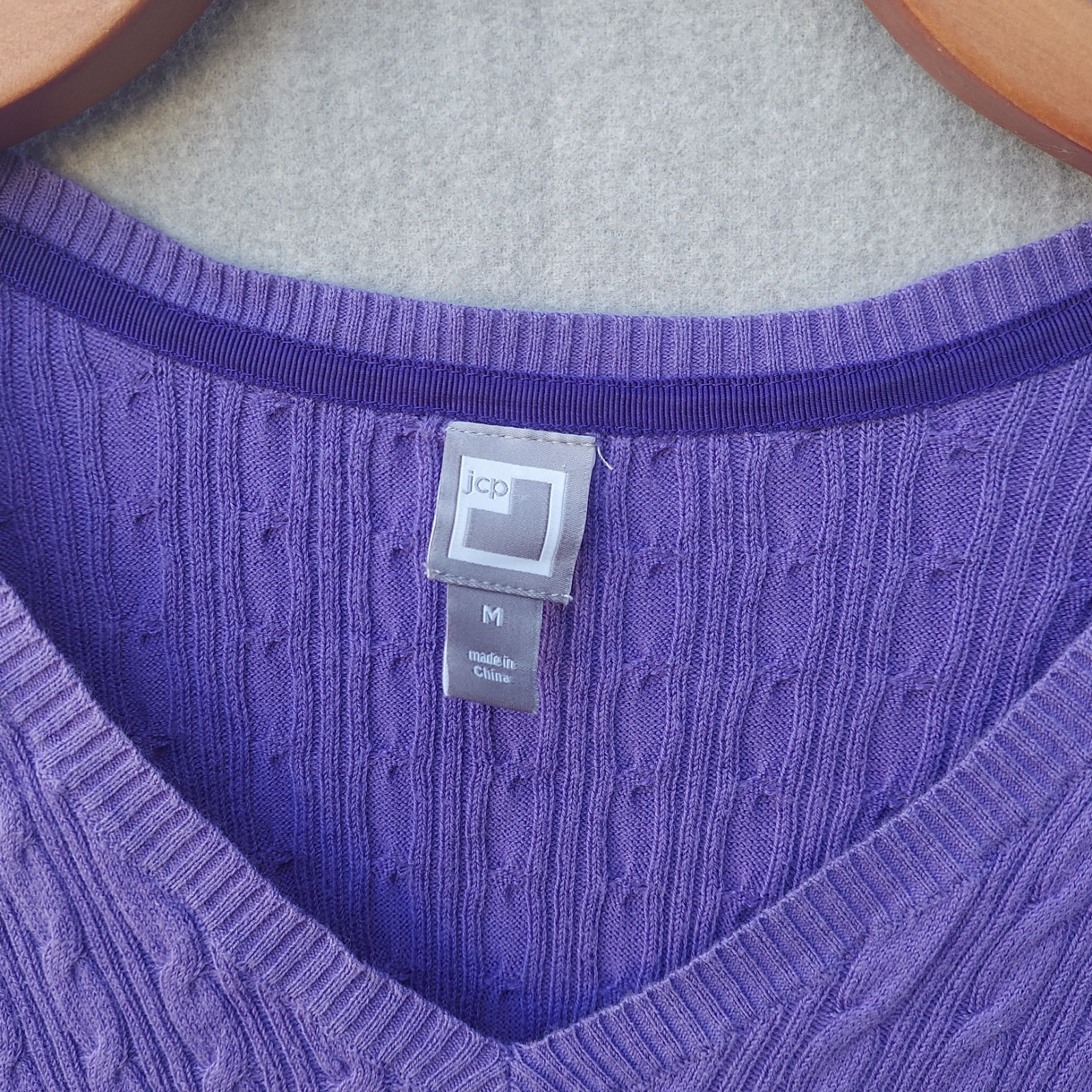 Womens Purple Cable Knit Sweater M Cotton Blend V-Neck Preppy Capsule Minimalist