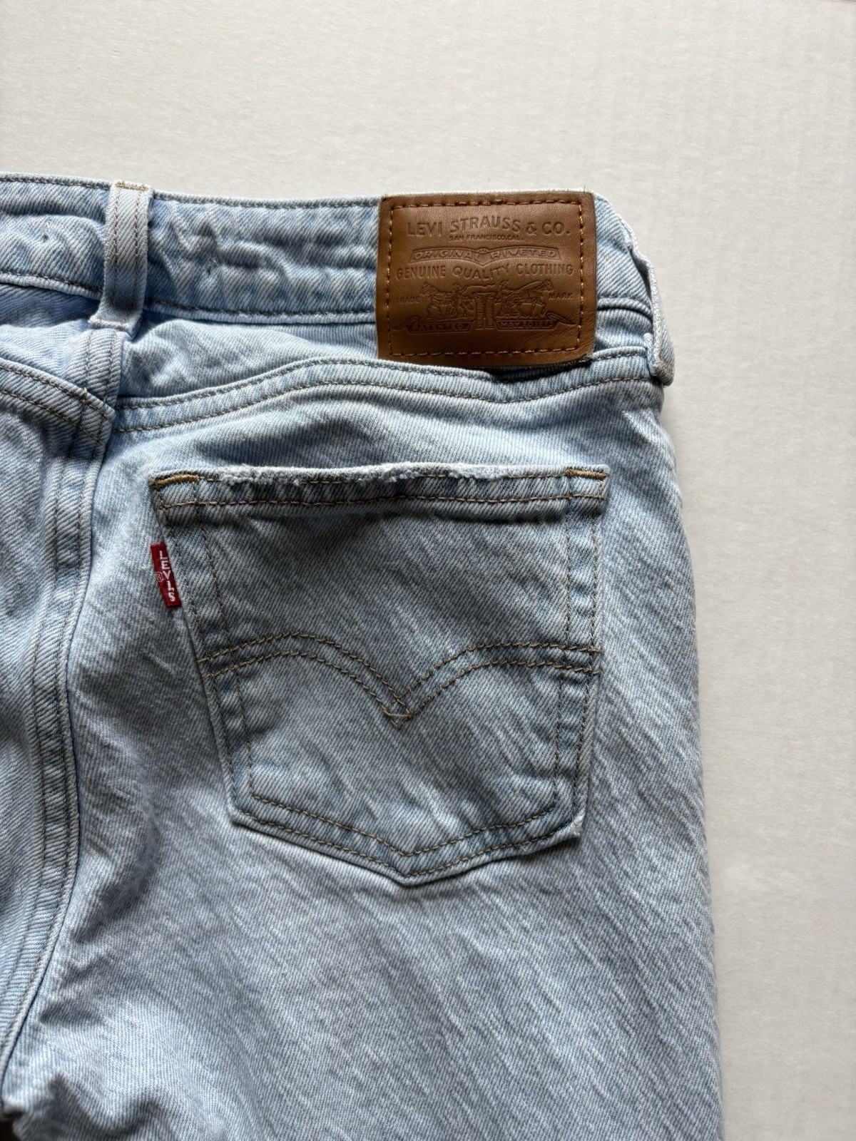 ⁠Levi’s Premium Low Pitch Straight Jeans W25 L31 Light Wash Distressed Denim⁠
