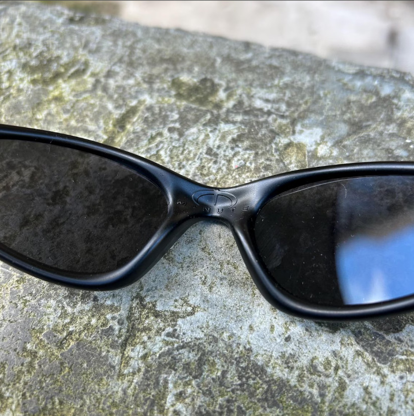 Vintage Oakley Minute Sunglasses Black Frame Black Lenses Y2K Gorpcore
