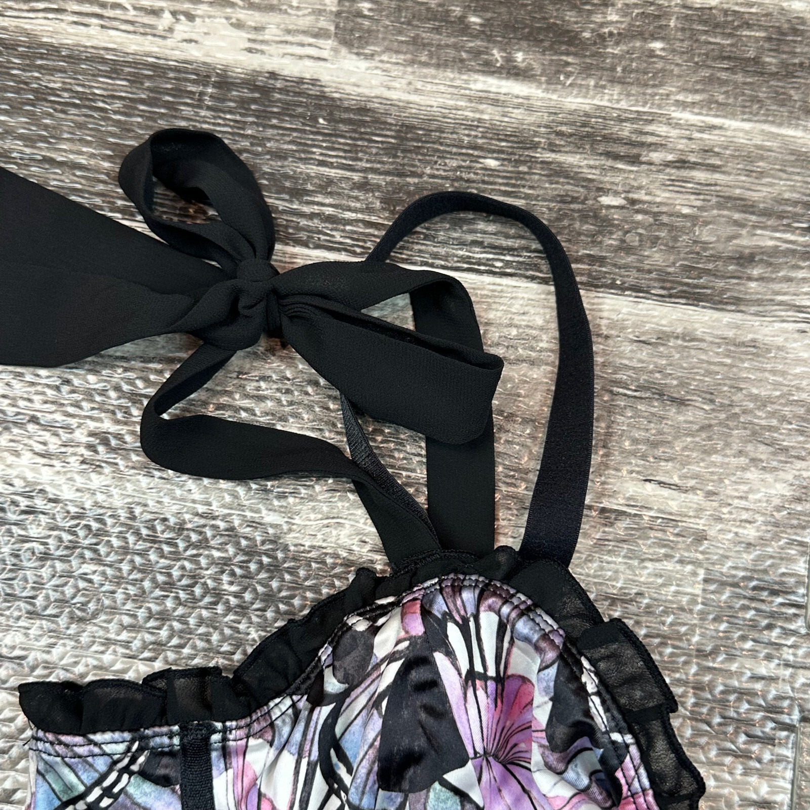 Torrid Underwire Ruffle Bra Bralette sz 1 Butterfly Windows Black Tie Strap NWT