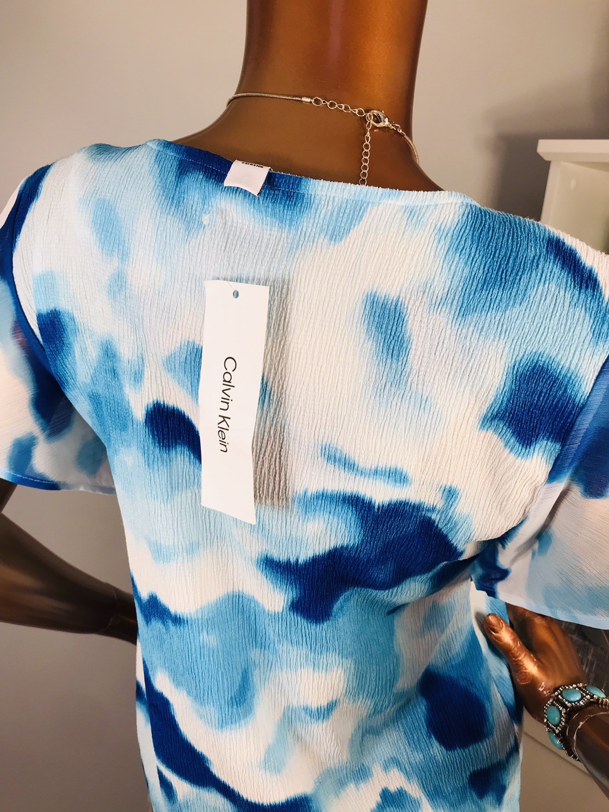 Calvin Klein M Top Stretch NWT Low Cut CK Hem Logo Blouse Blue White Short Slv