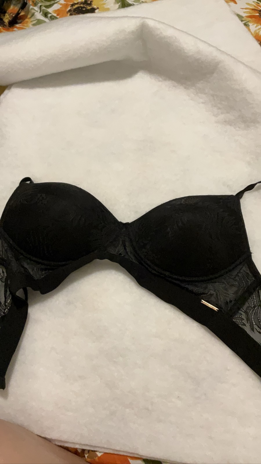 Vince Camuto Black Lace Plunge Push Up Underwire Bra Size 36C
