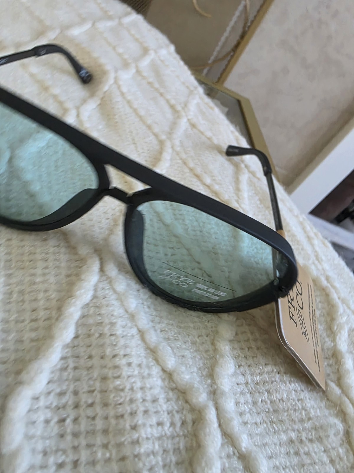 Frye and Co. Women Aviator Sunglasses Black Plastic Frame Green UV Lenses