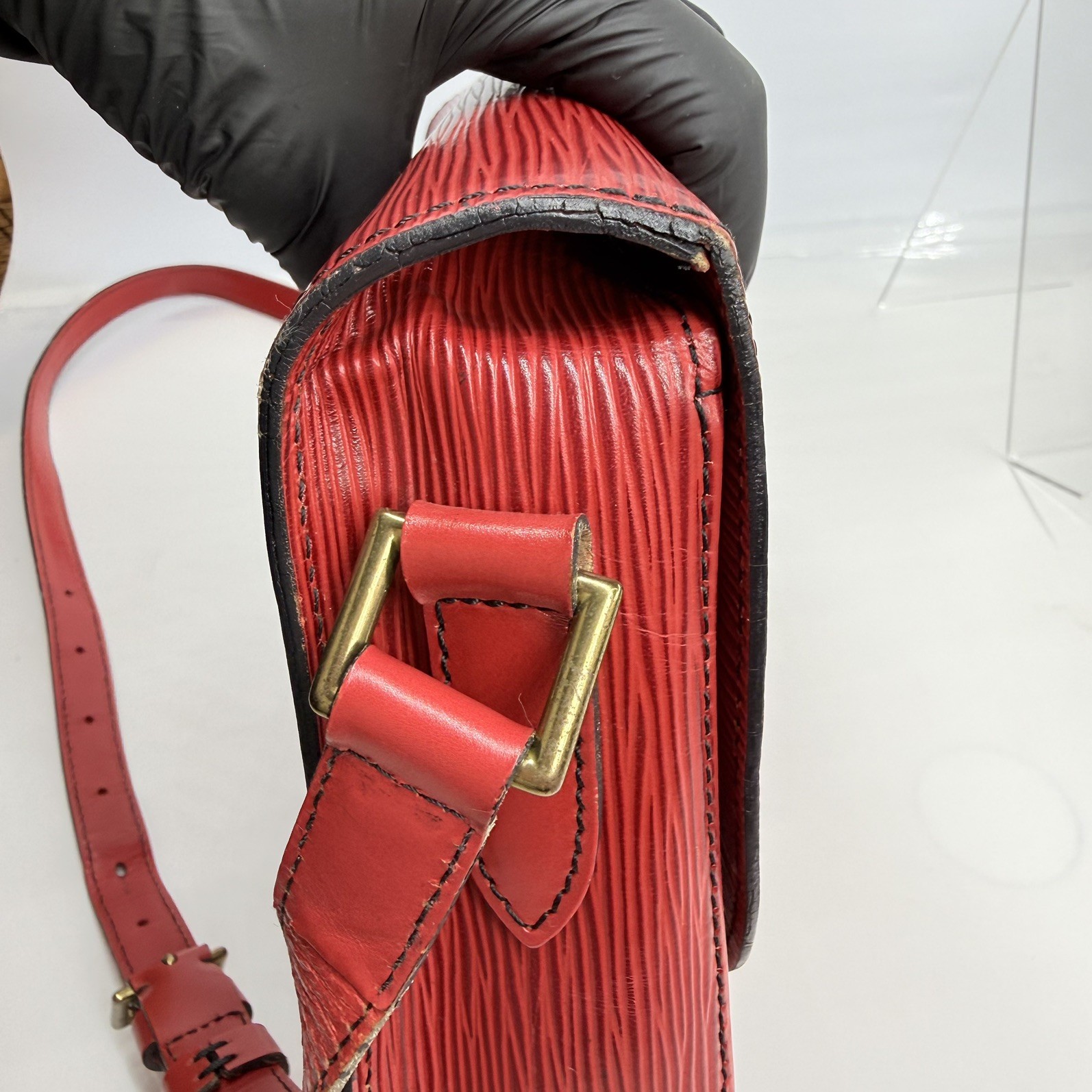 Authentic Louis Vuitton Saint Cloud GM Epi Shoulder Bag