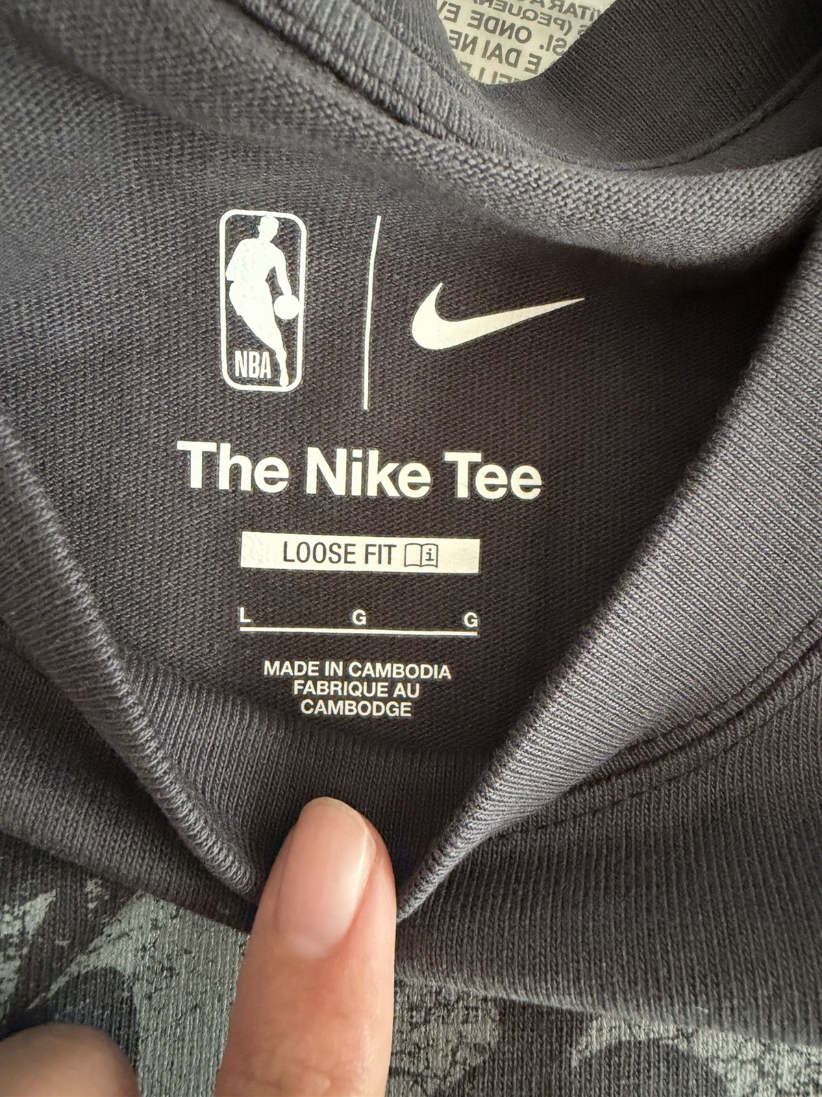 Large New York Knicks Nike 2026 NBA Finals Champions Authentic Locker Room Shirt