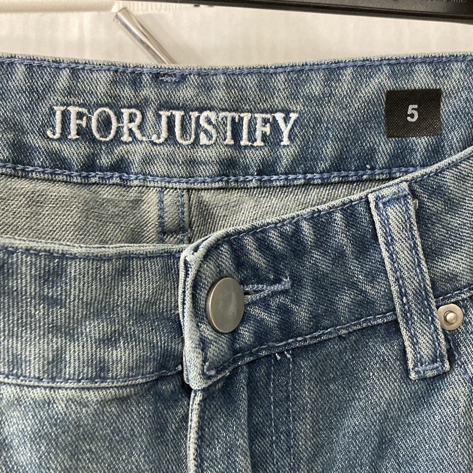 JFORJUSTIFY Girls Wide-Leg Jeans Blue Denim Medium Wash 5 Embroidered Cherries
