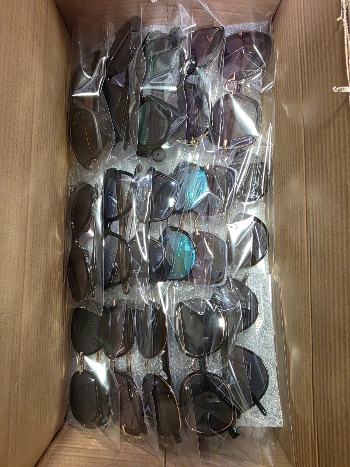 Bulk Lot 100 PCS Womens Sunglasses New Mixed Styles Plastic Metal Wholesale Mix