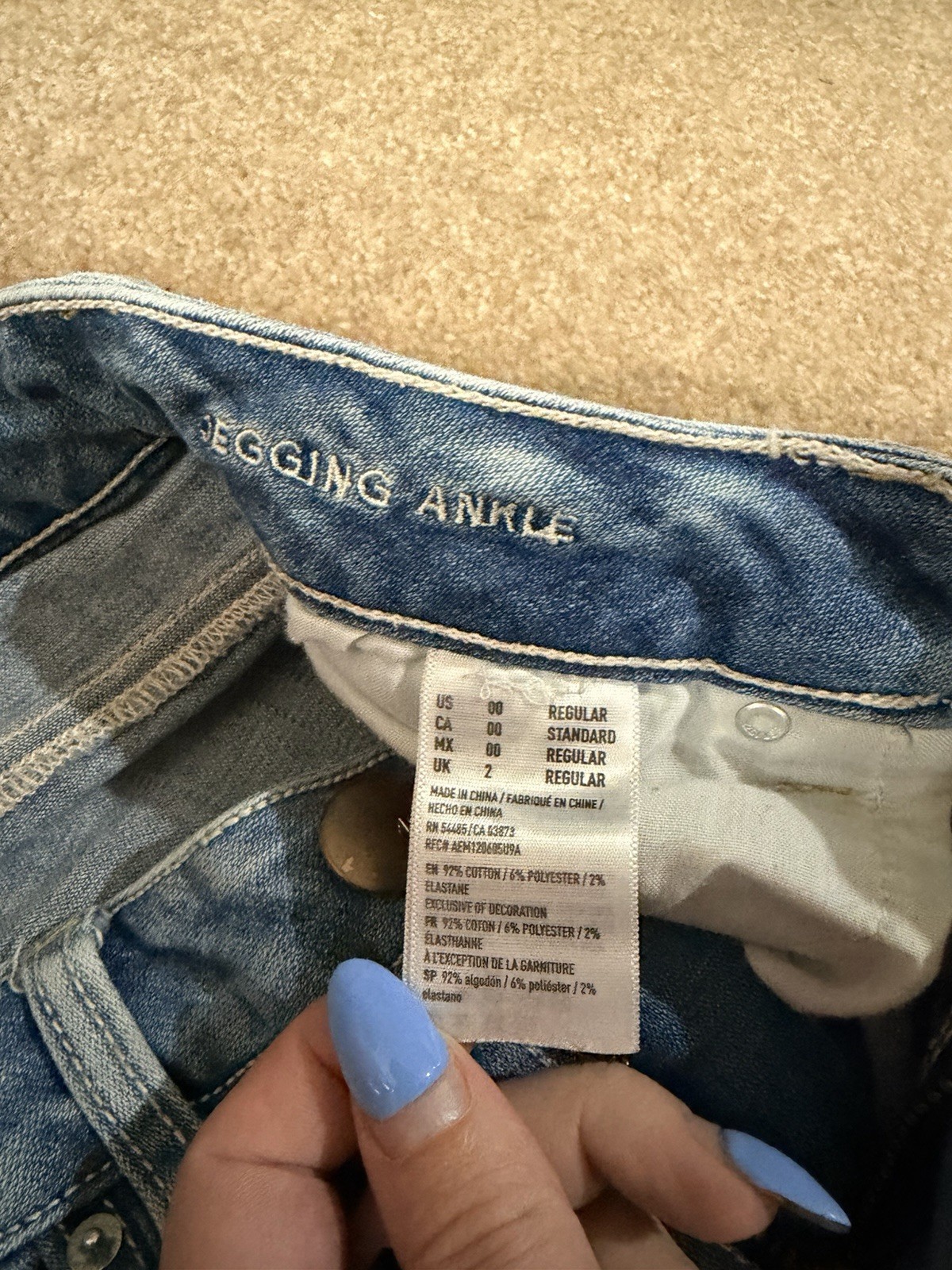 American Eagle Womens Jegging Ankle Highly Ripped Acid Wash Light Jeans Size 00