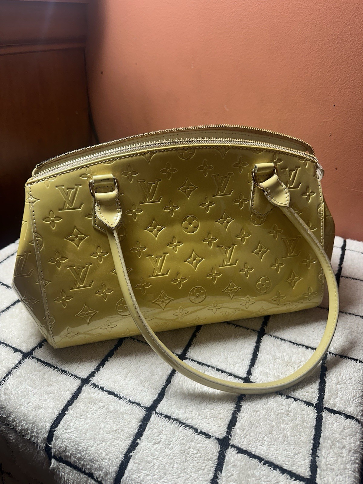 Authentic Louis Vuitton Vernis Sherwood PM Broncorail Shoulder Bag