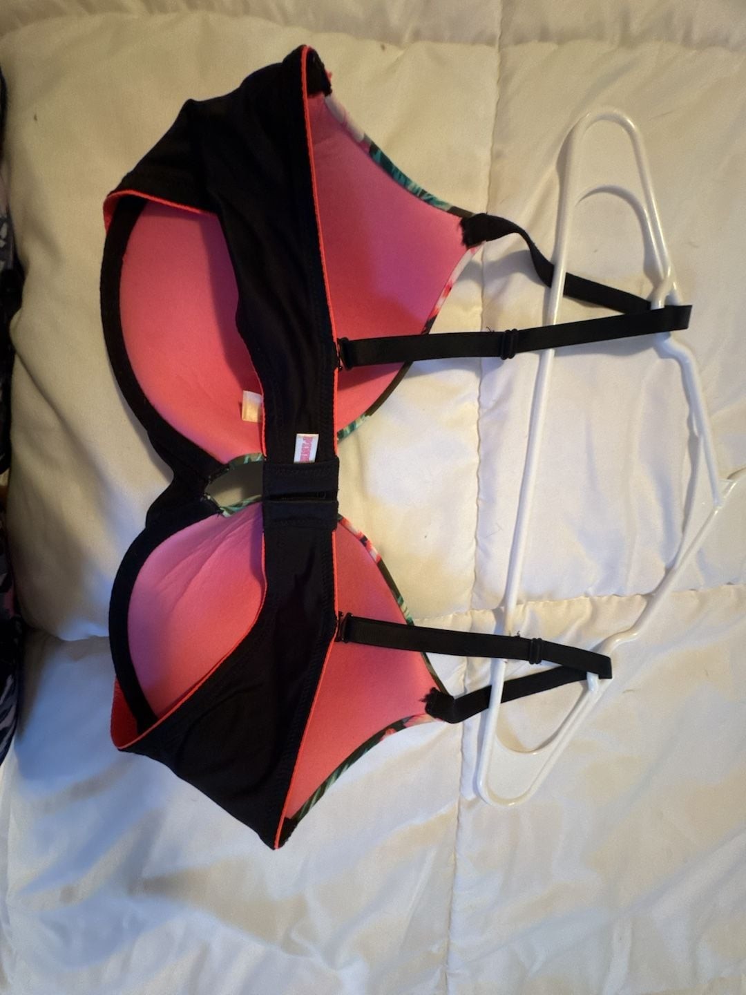 Victoria’s Secret PINK Wear Everywhere Push-Up Bra 34D Tropical Floral Camo