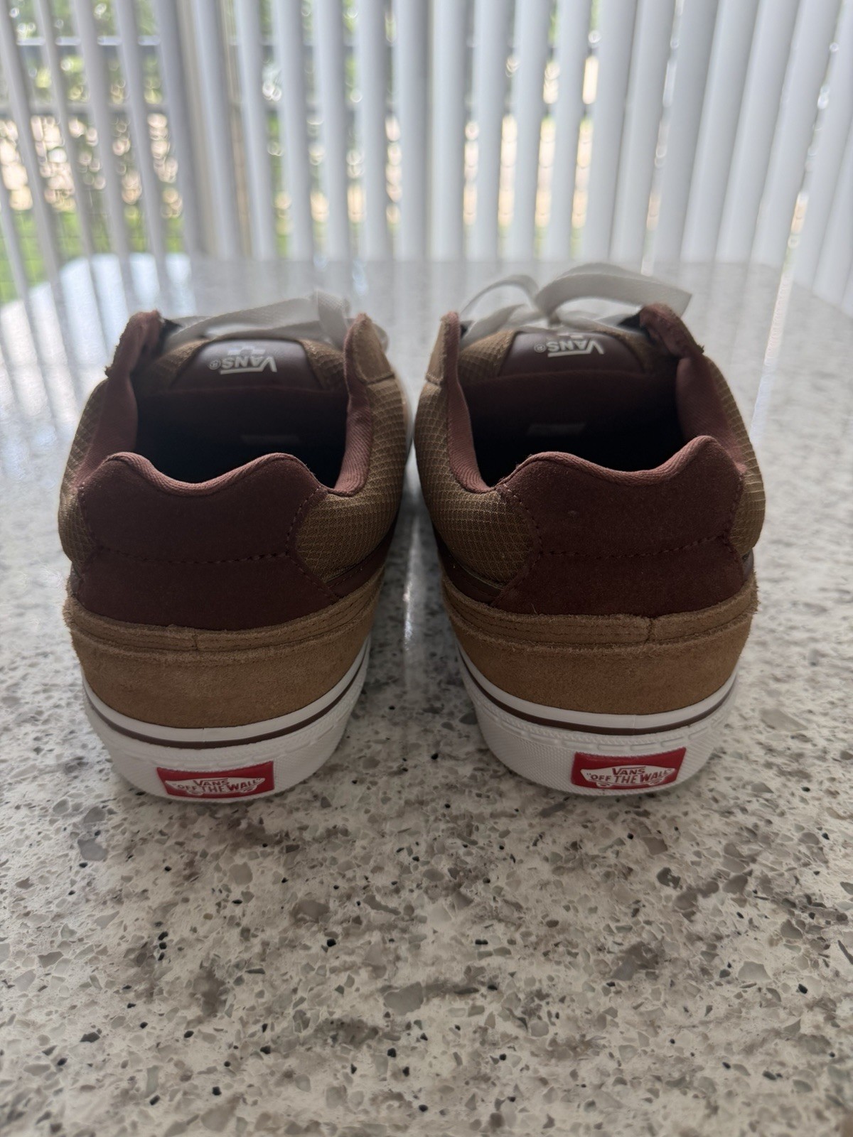 VANS Mens Suede Low-Top Lace-Up Sneakers Brown/White US 11.5 Model 500714