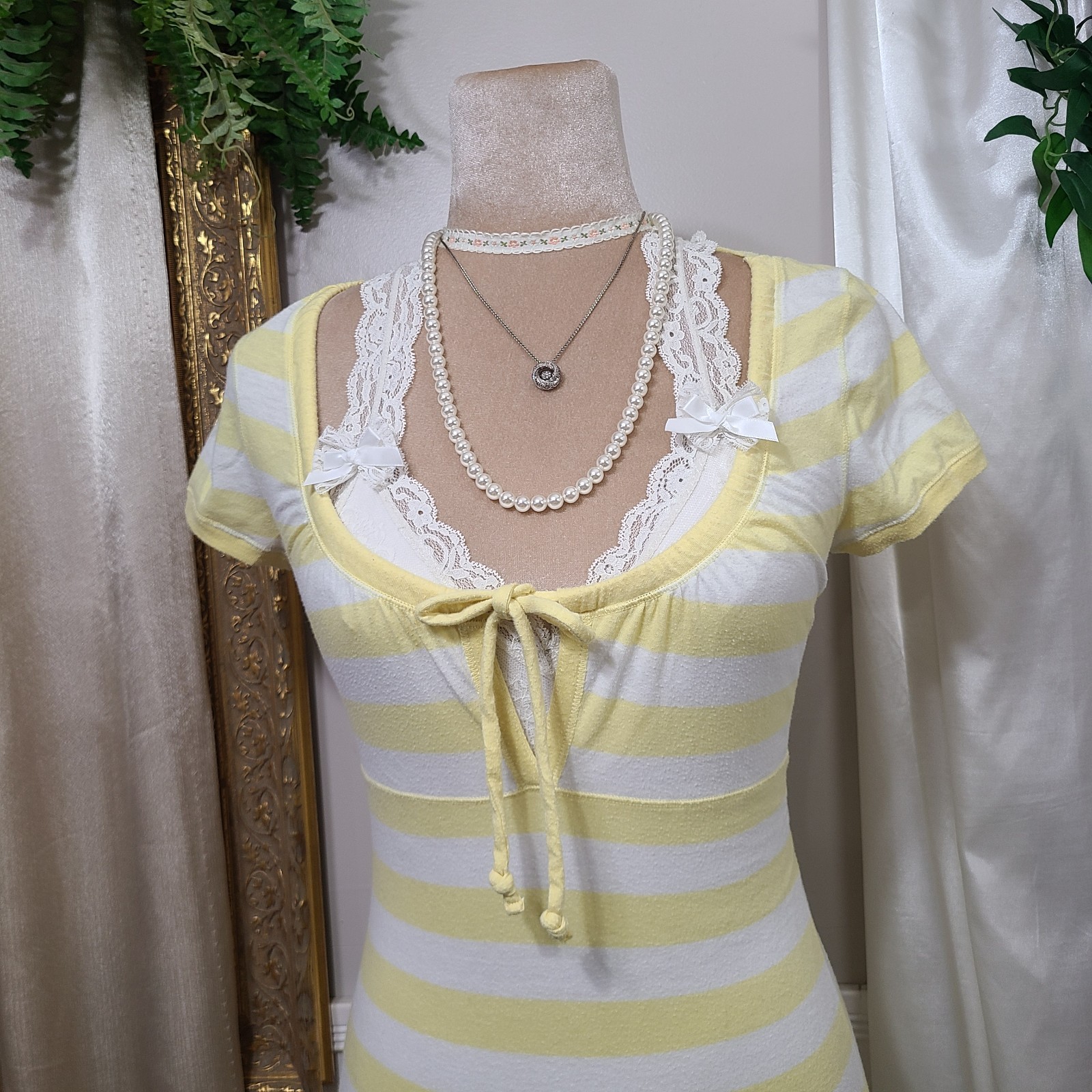 ♡ Y2K ♡ Hollister Butter Yellow Striped Keyhole Babydoll Short Sleeve Top