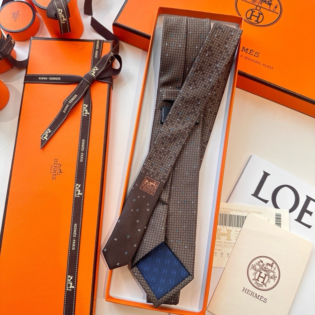 Hermès Men’s Brown Silk Tie Geometric Logo Pattern Designer One Size