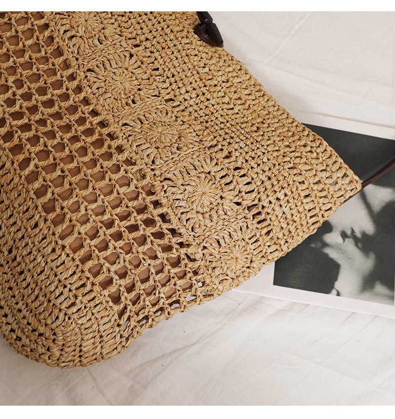 New Fashion Large Capacity Shoulder Tote Straw Bag Hollow Flower Woven Beach