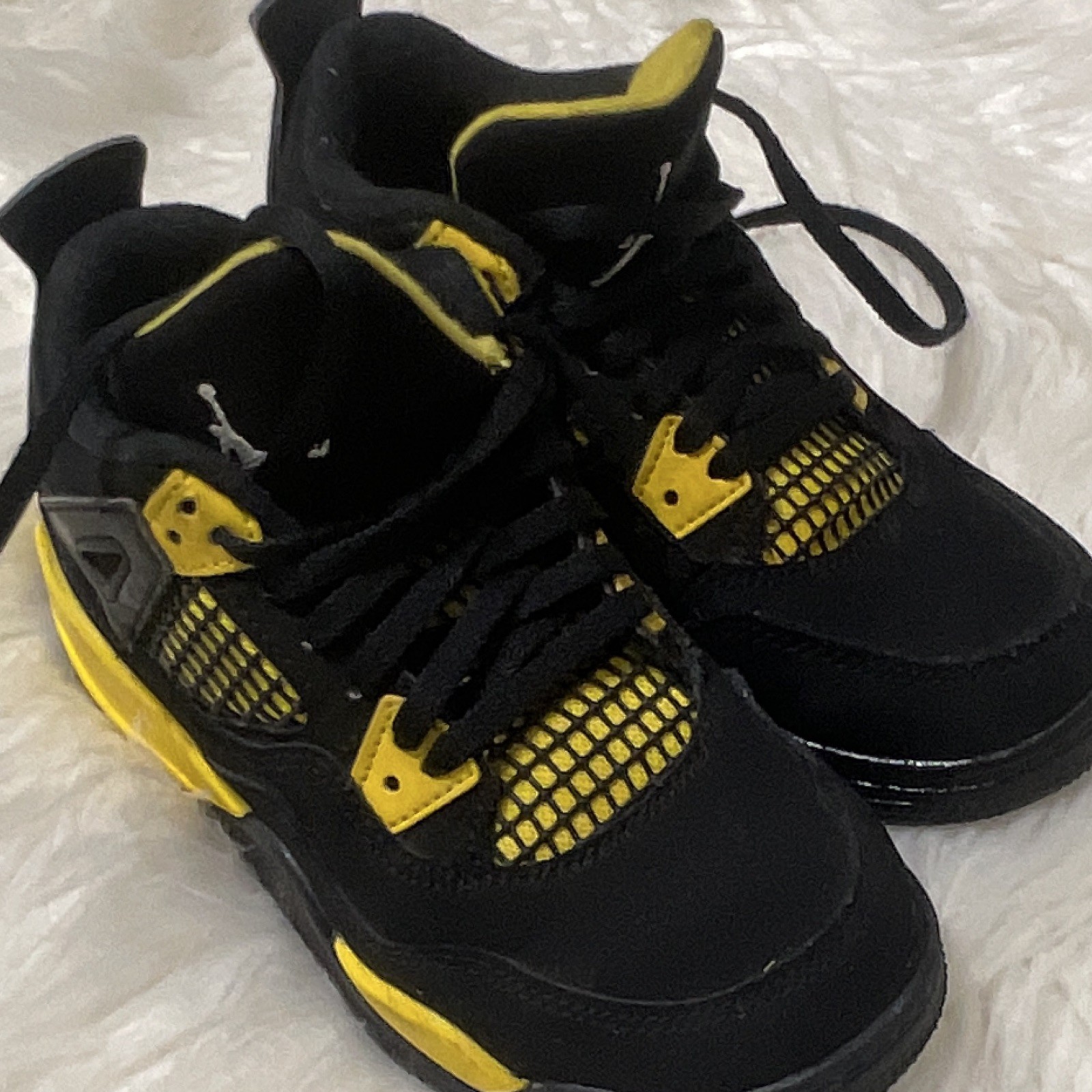 Jordan Black/Yellow Mid Top Lace-Up Athletic Sneakers Teens US 13